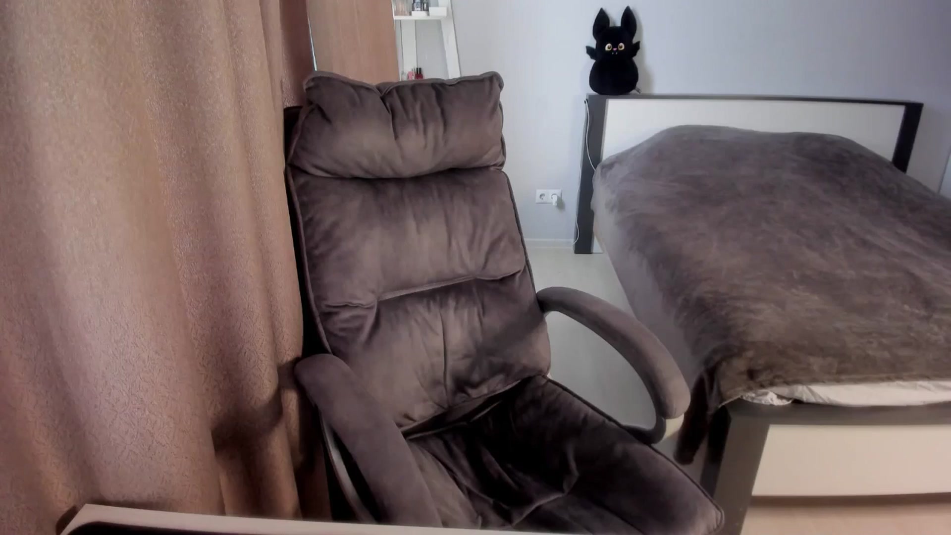 Gallery image thumbnail from Iam_Sasha's myfreecams stream on, 01/15/2026, 12:15 image 11 of 20