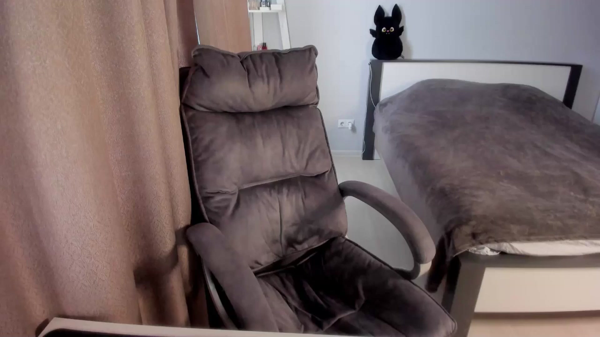 Gallery image thumbnail from Iam_Sasha's myfreecams stream on, 01/15/2026, 12:15 image 13 of 20