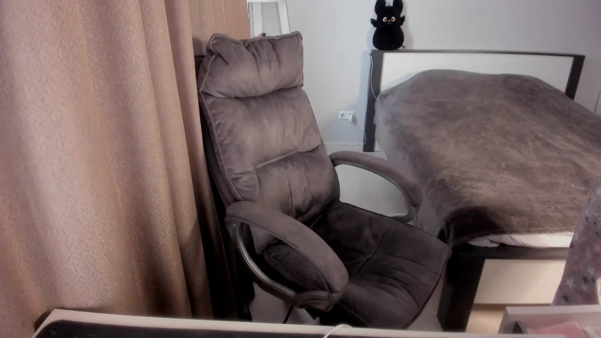 Gallery image thumbnail from Iam_Sasha's myfreecams stream on, 01/15/2026, 12:47 image 15 of 20