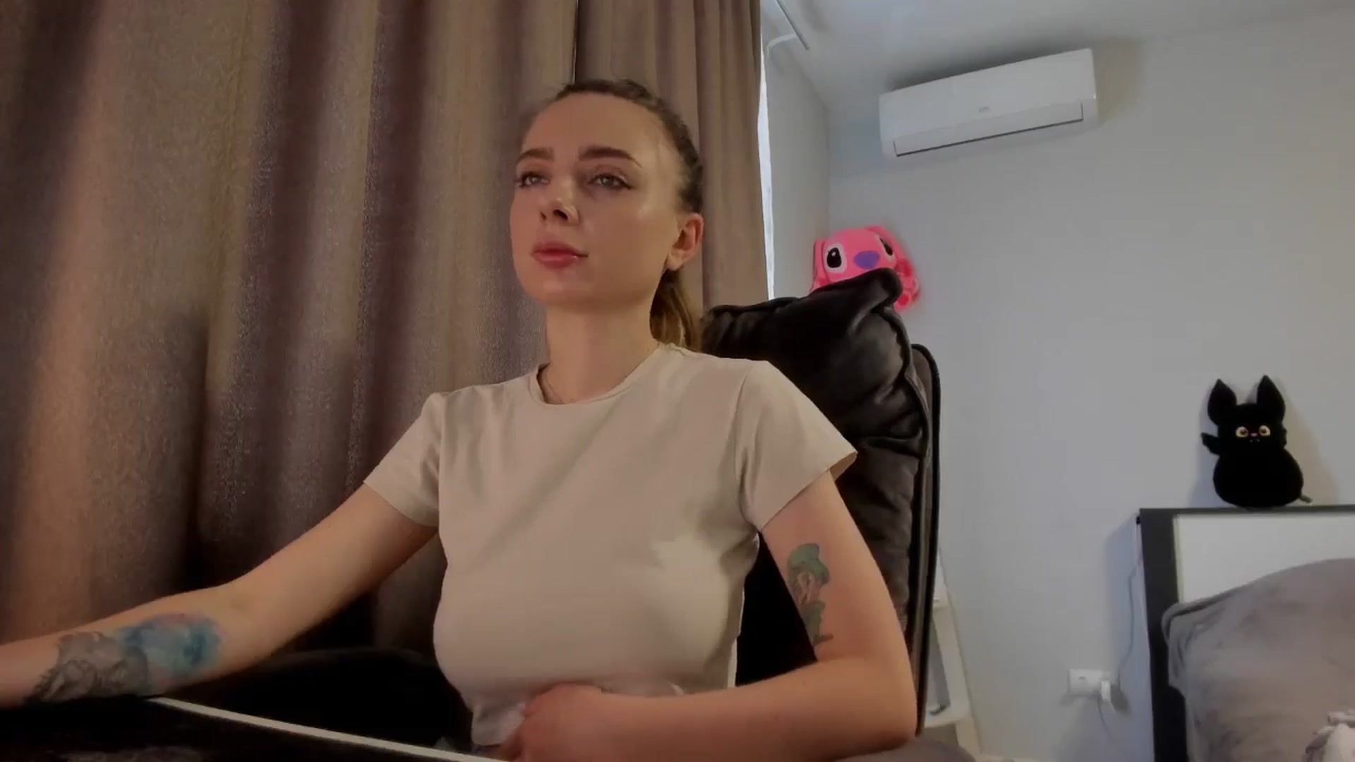 Gallery image thumbnail from Iam_Sasha's myfreecams stream on, 01/29/2026, 12:13 image 3 of 20