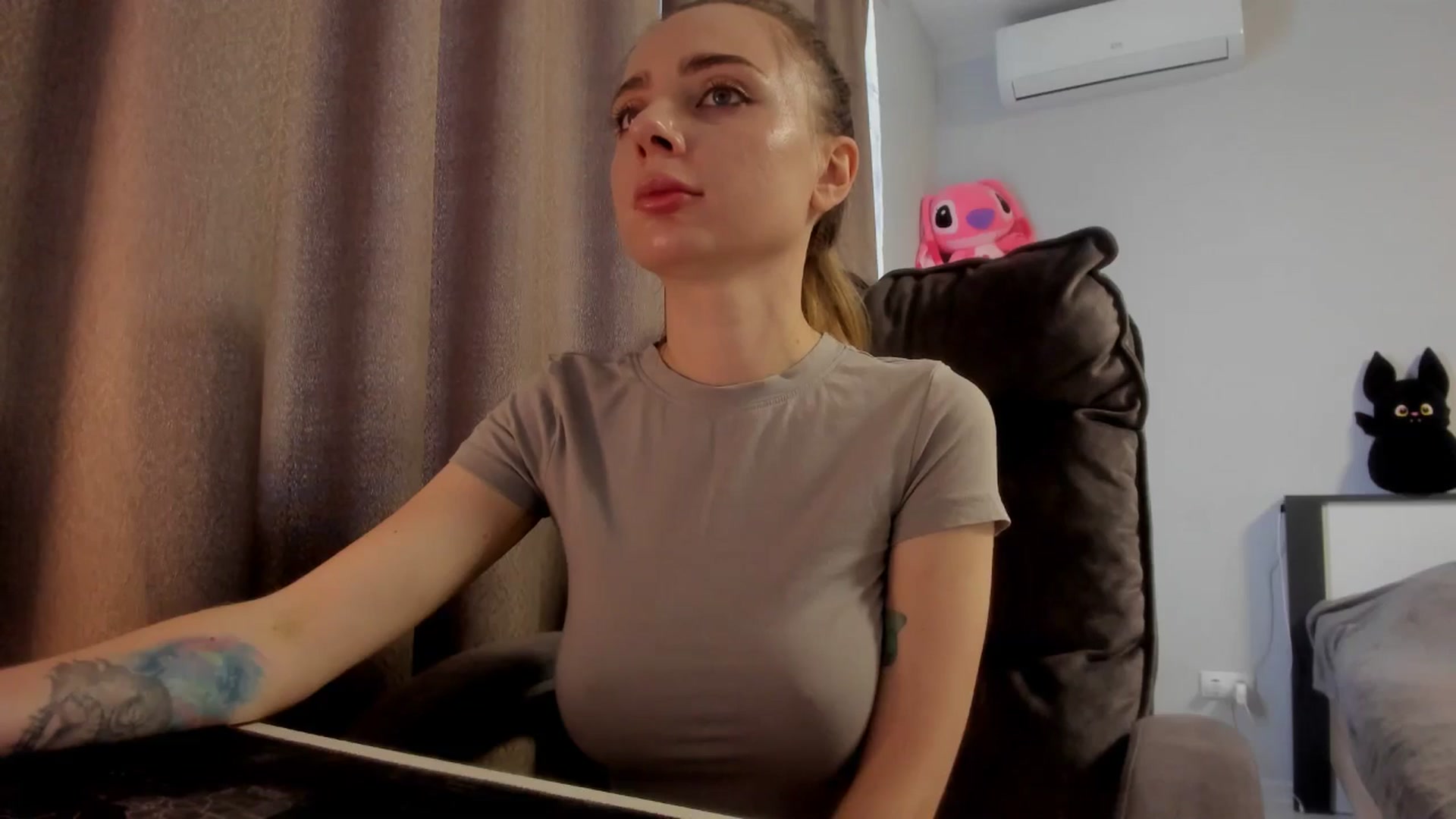 Gallery image thumbnail from Iam_Sasha's myfreecams stream on, 01/29/2026, 12:13 image 18 of 20