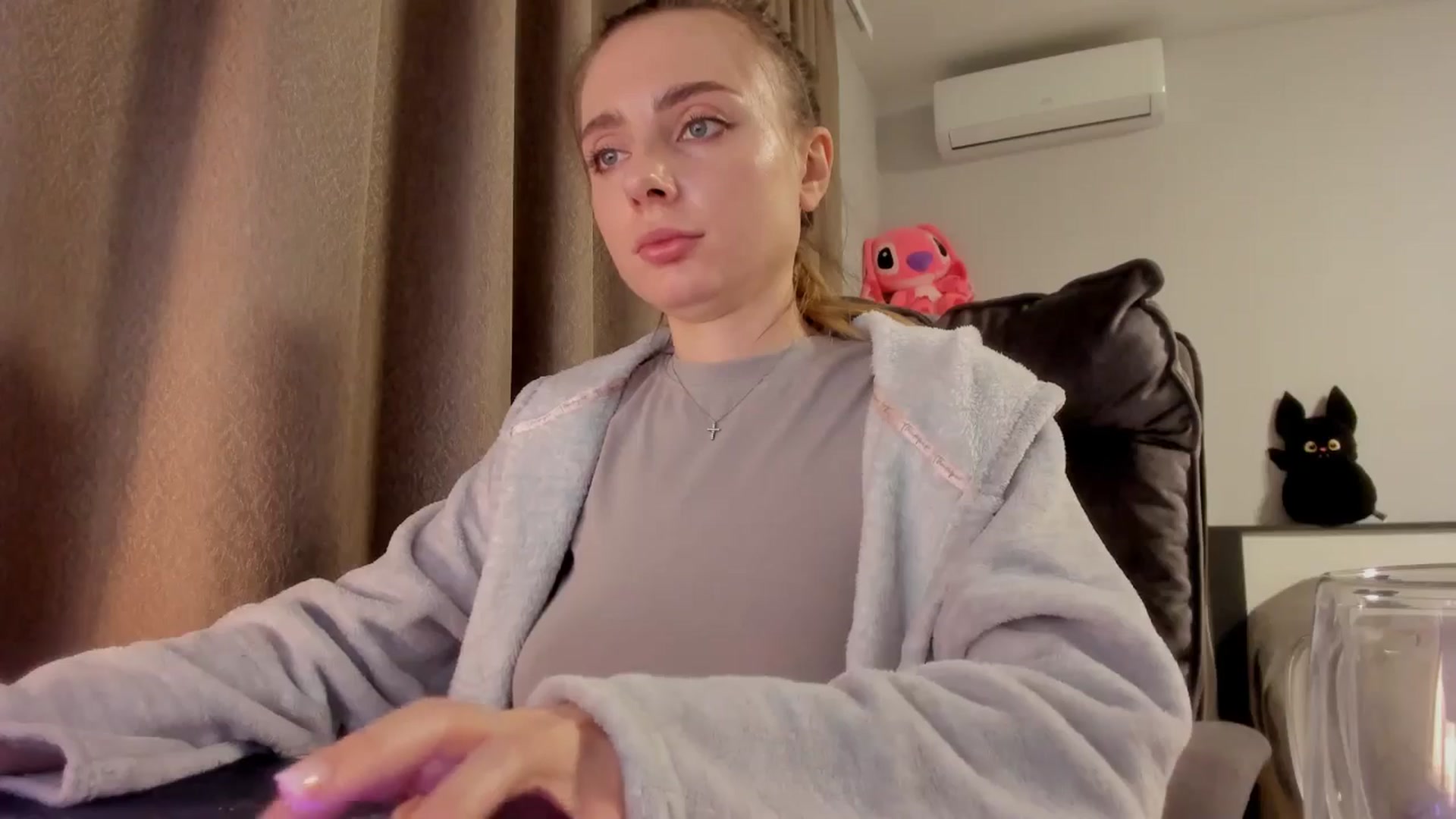 Gallery image thumbnail from Iam_Sasha's myfreecams stream on, 01/29/2026, 18:07 image 17 of 20