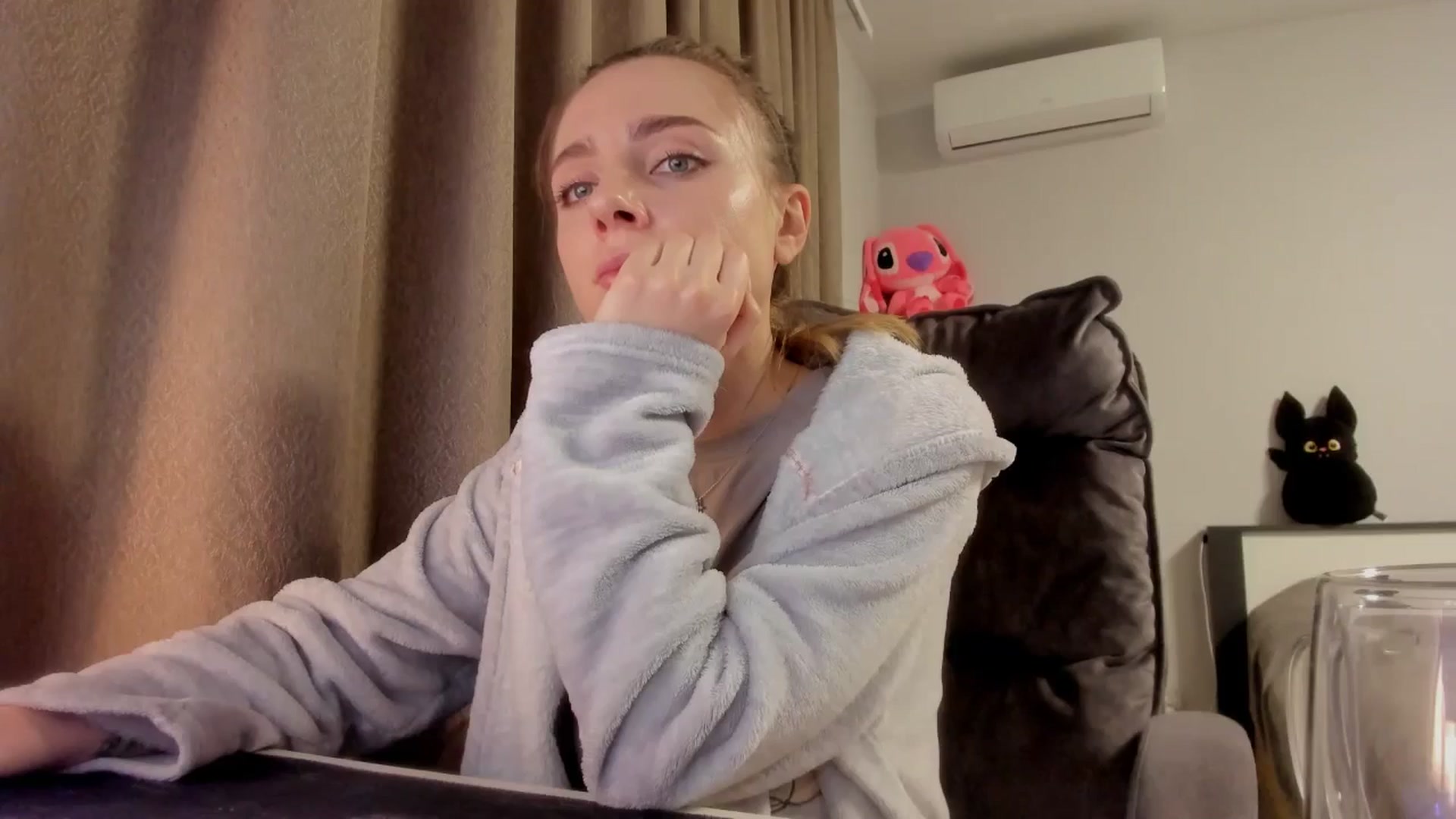 Gallery image thumbnail from Iam_Sasha's myfreecams stream on, 01/29/2026, 18:07 image 18 of 20