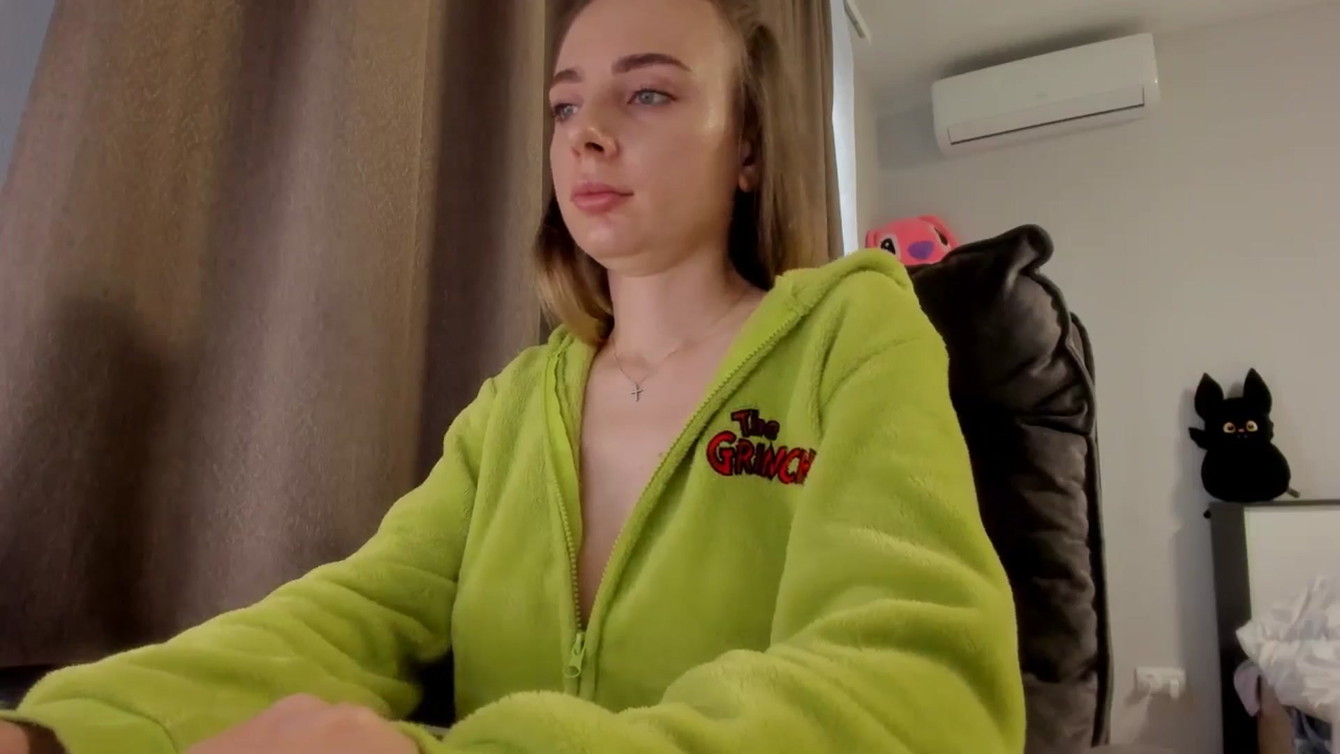 Gallery image thumbnail from Iam_Sasha's myfreecams stream on, 02/03/2026, 14:51 image 15 of 20