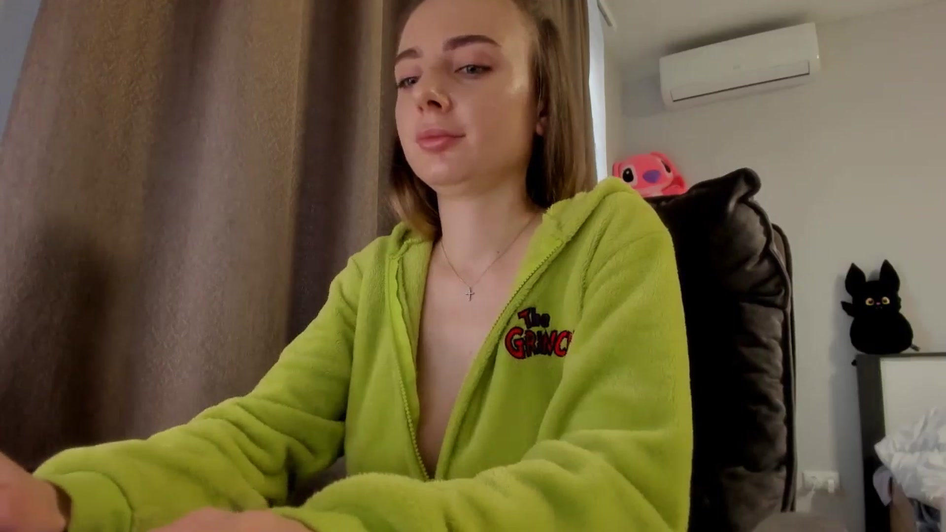 Gallery image thumbnail from Iam_Sasha's myfreecams stream on, 02/03/2026, 14:51 image 10 of 20