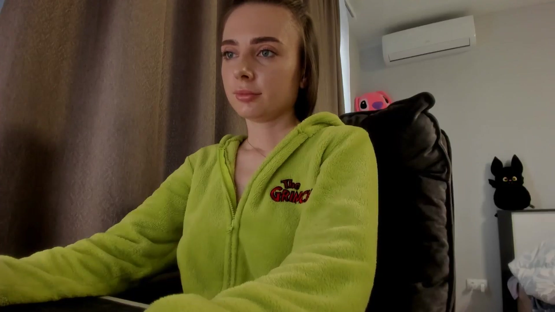 Gallery image thumbnail from Iam_Sasha's myfreecams stream on, 02/03/2026, 14:51 image 5 of 20