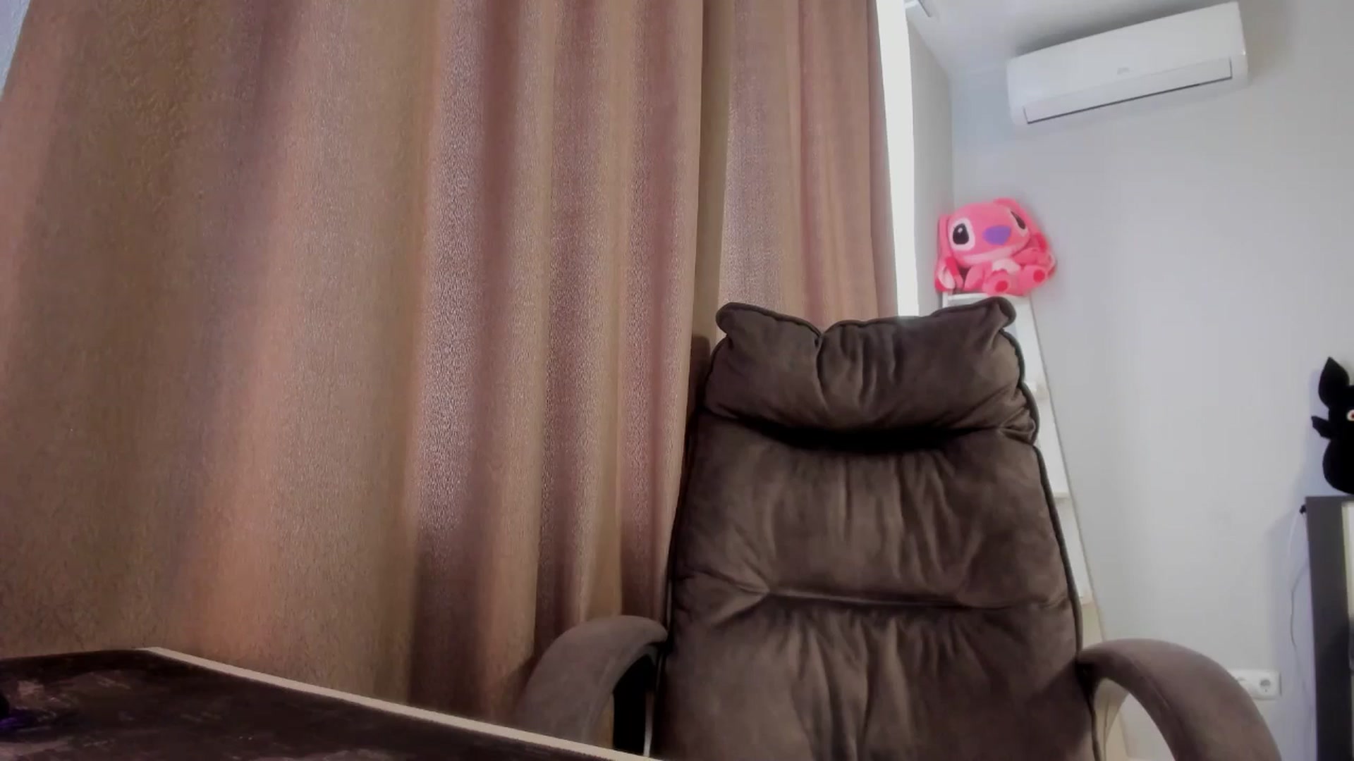 Gallery image thumbnail from Iam_Sasha's myfreecams stream on, 02/04/2026, 11:49 image 12 of 20