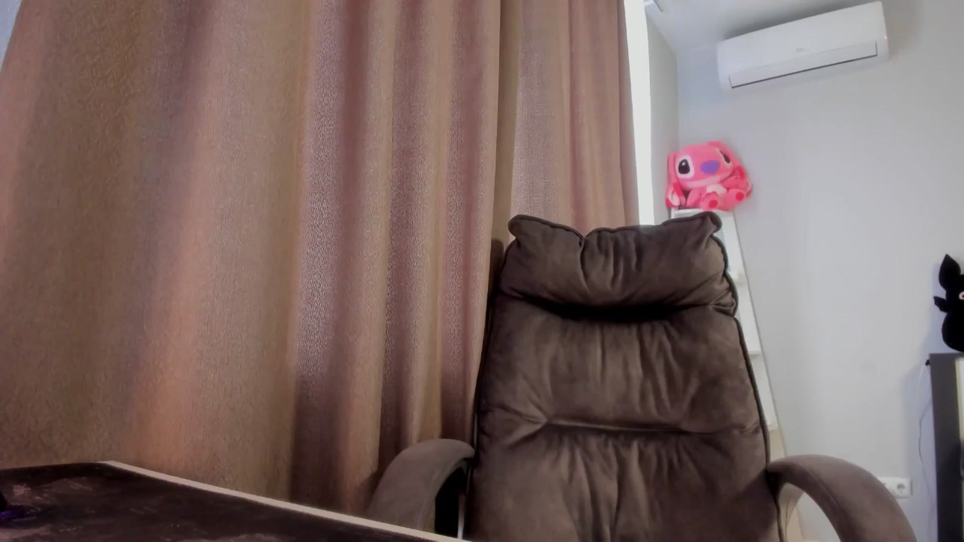 Gallery image thumbnail from Iam_Sasha's myfreecams stream on, 02/04/2026, 11:49 image 9 of 20