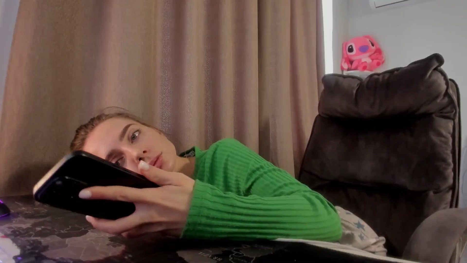 Gallery image thumbnail from Iam_Sasha's myfreecams stream on, 02/04/2026, 12:38 image 4 of 20