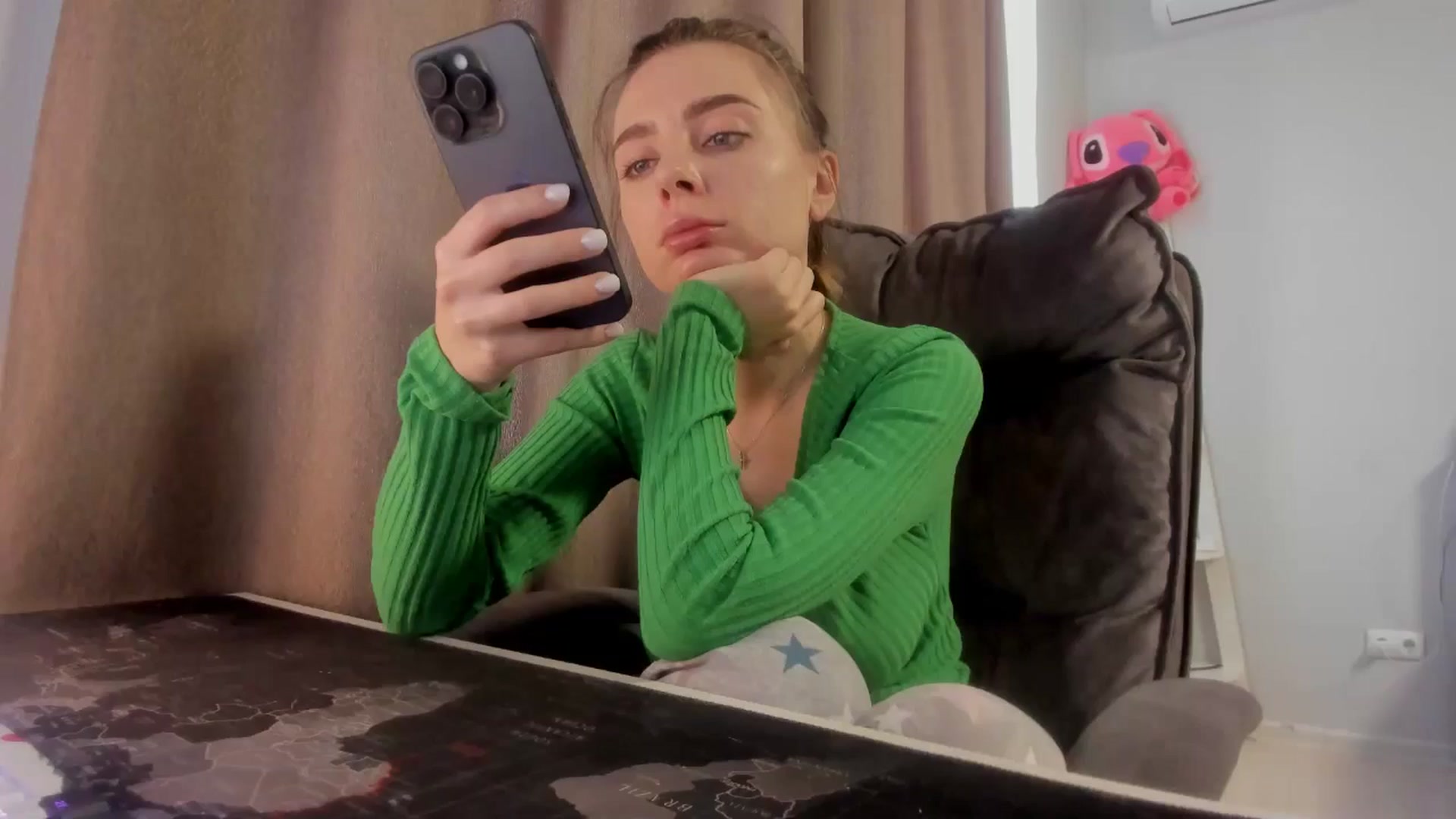 Gallery image thumbnail from Iam_Sasha's myfreecams stream on, 02/04/2026, 12:38 image 12 of 20