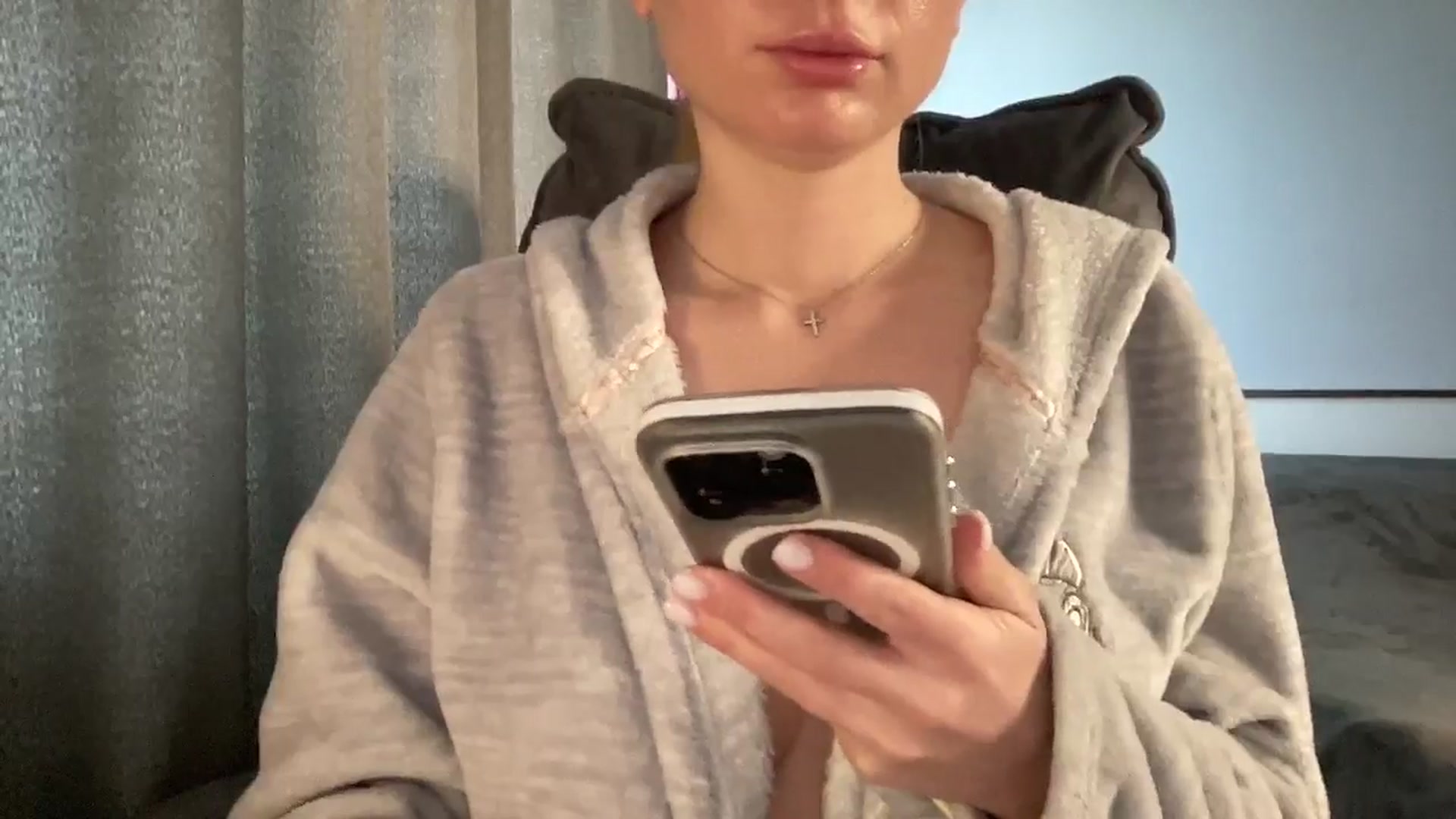 Gallery image thumbnail from Iam_Sasha's myfreecams stream on, 02/10/2026, 12:39 image 17 of 20