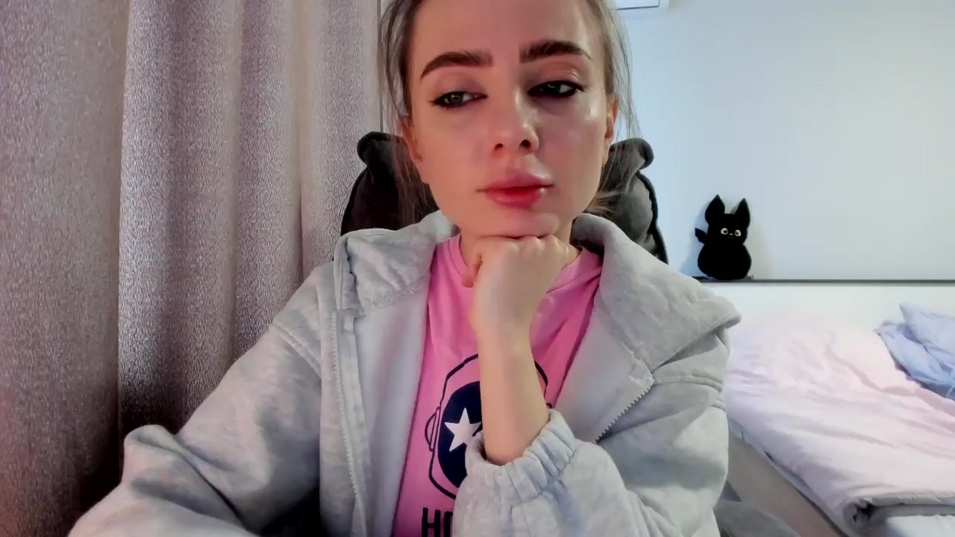 Gallery image thumbnail from Iam_Sasha's myfreecams stream on, 02/19/2026, 11:29 image 1 of 20