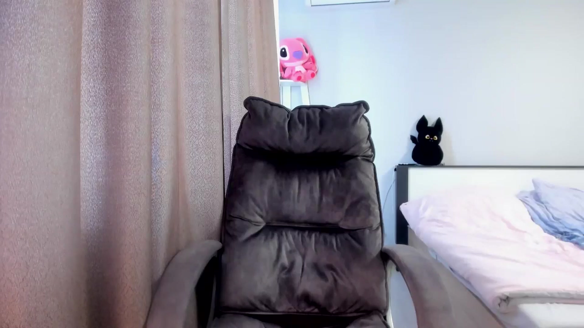 Gallery image thumbnail from Iam_Sasha's myfreecams stream on, 02/19/2026, 11:29 image 9 of 20