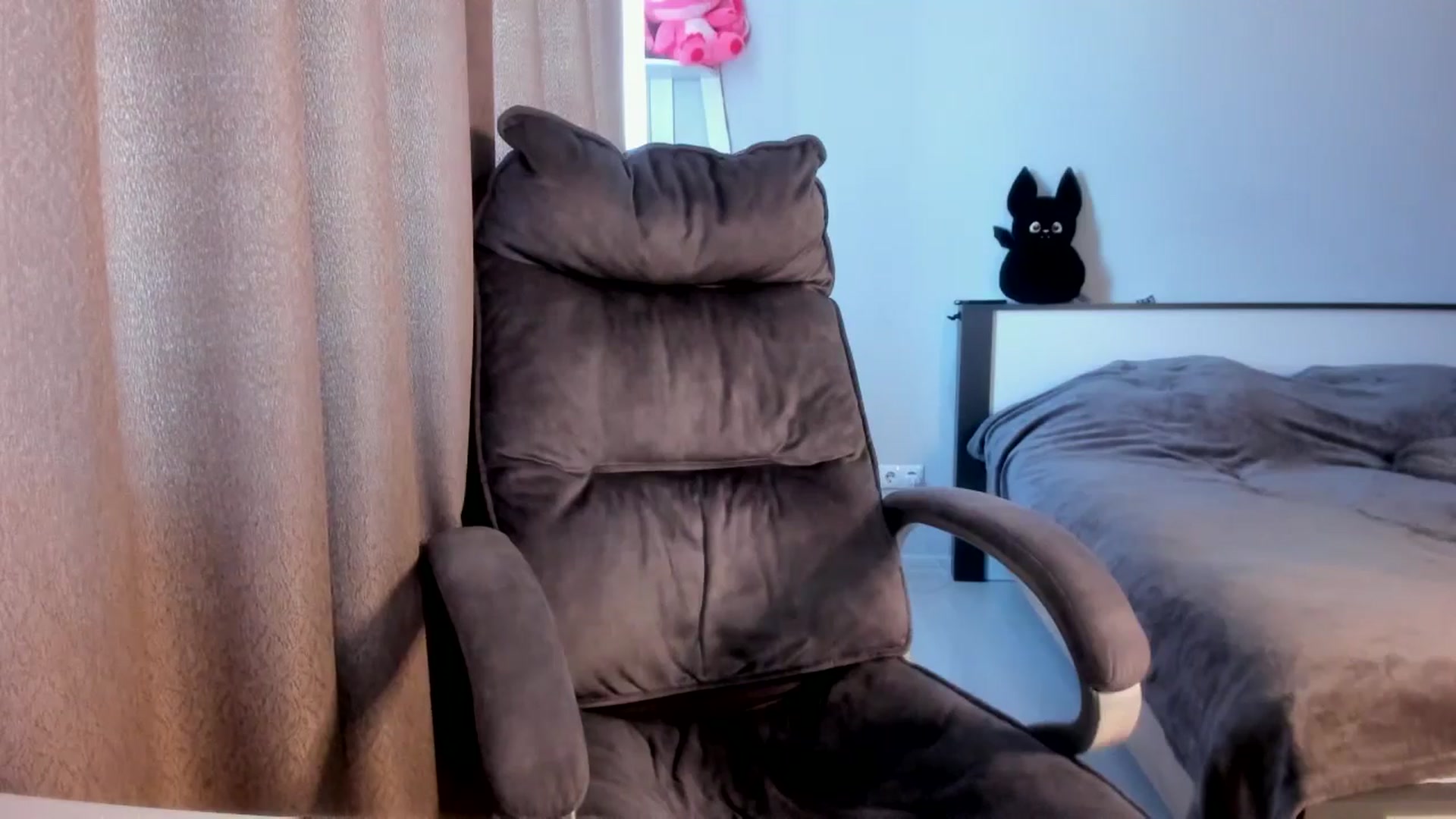 Gallery image thumbnail from Iam_Sasha's myfreecams stream on, 02/20/2026, 11:27 image 12 of 20