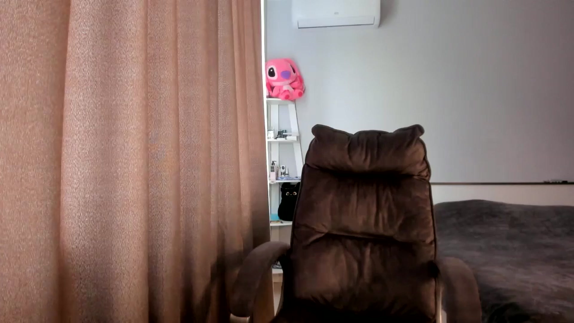 Gallery image thumbnail from Iam_Sasha's myfreecams stream on, 02/26/2026, 09:41 image 15 of 20