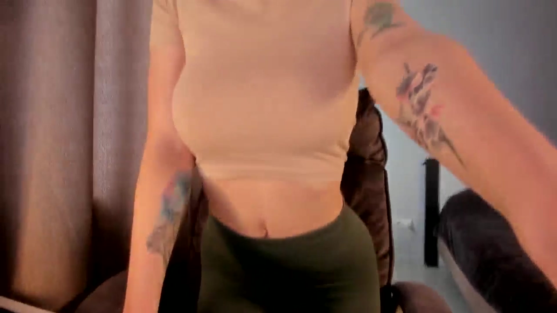 Gallery image thumbnail from Iam_Sasha's myfreecams stream on, 02/26/2026, 12:45 image 14 of 20