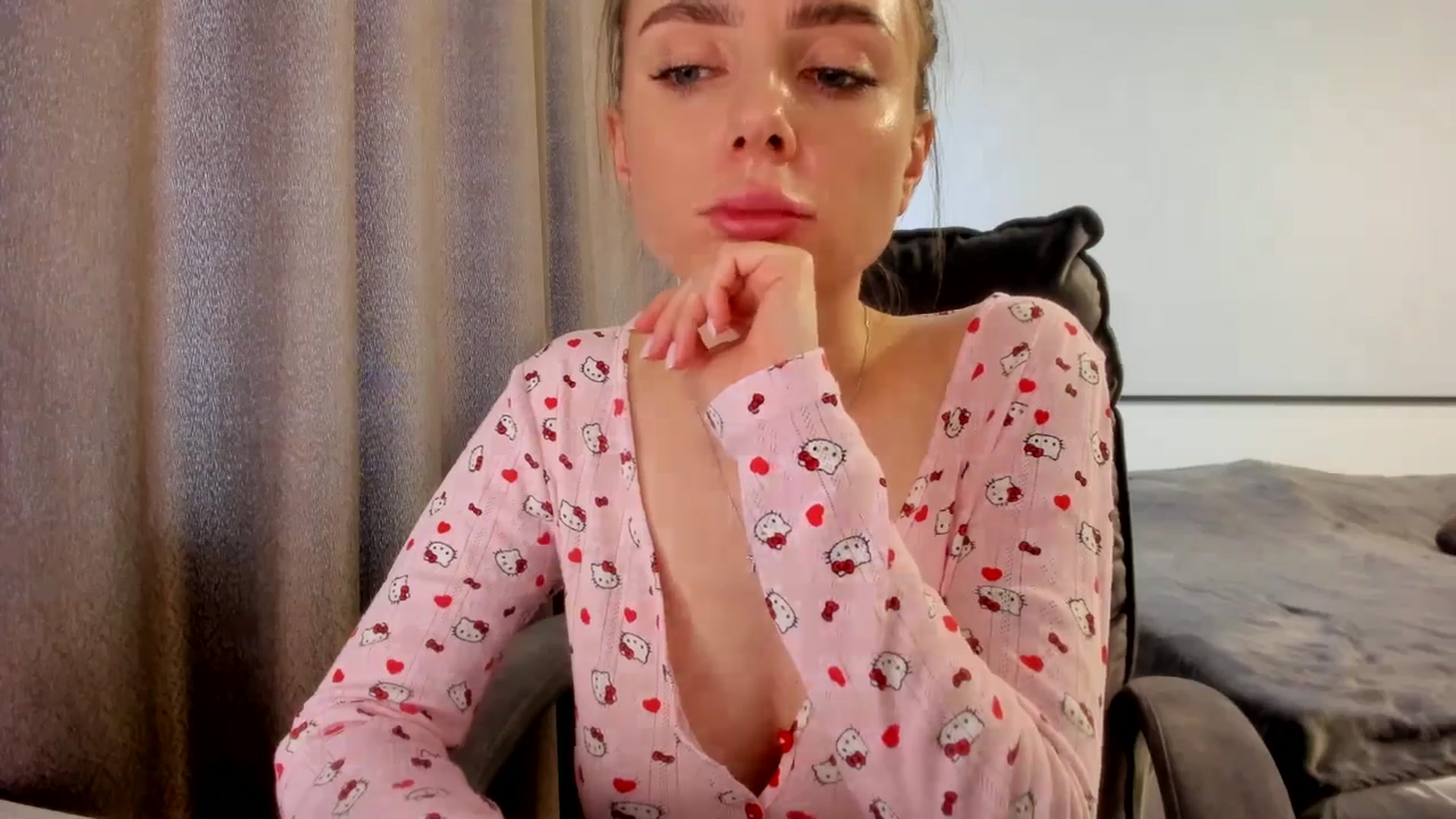 Gallery image thumbnail from Iam_Sasha's myfreecams stream on, 03/02/2026, 11:57 image 16 of 20