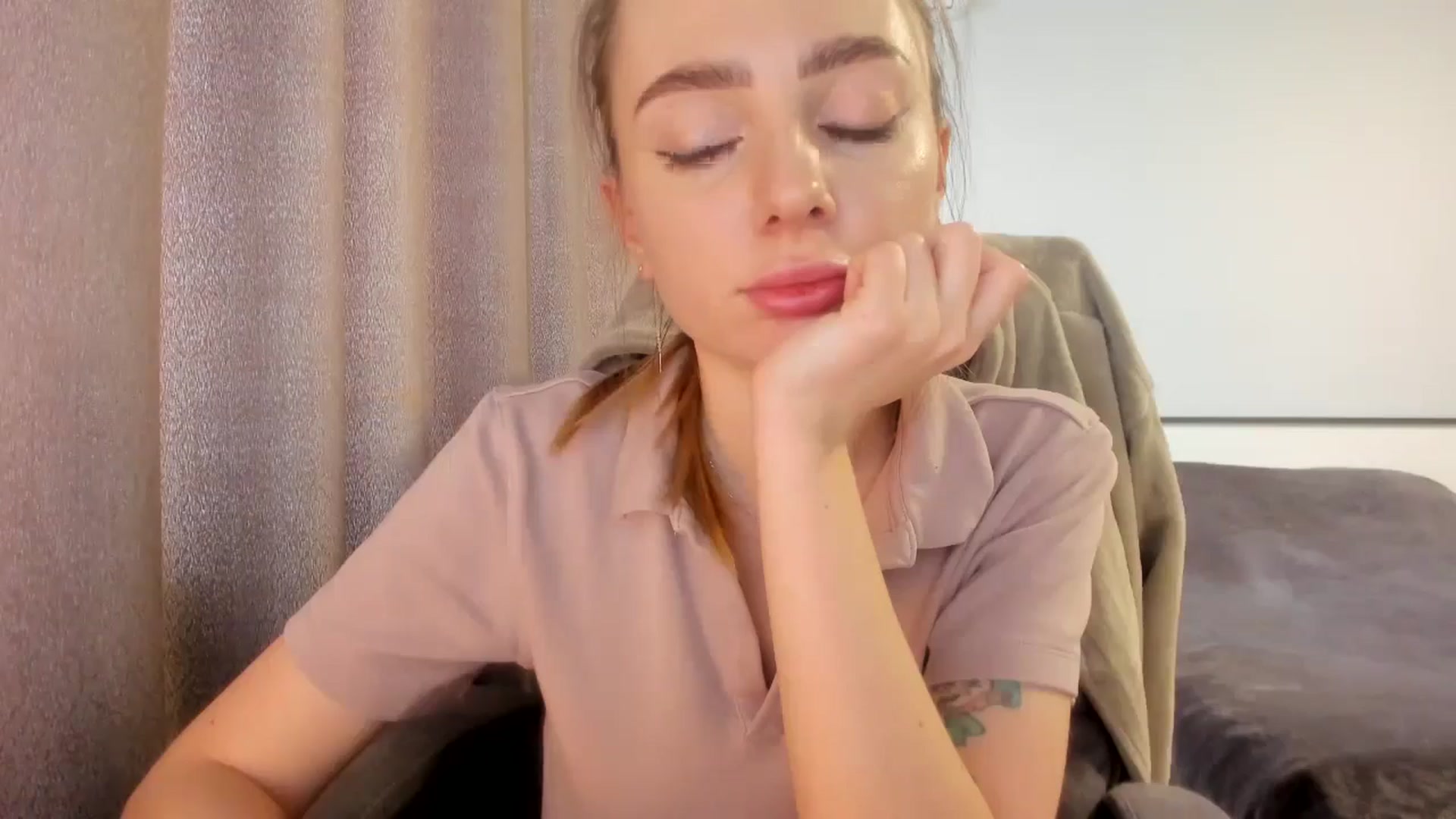 Gallery image thumbnail from Iam_Sasha's myfreecams stream on, 03/04/2026, 10:15 image 12 of 20