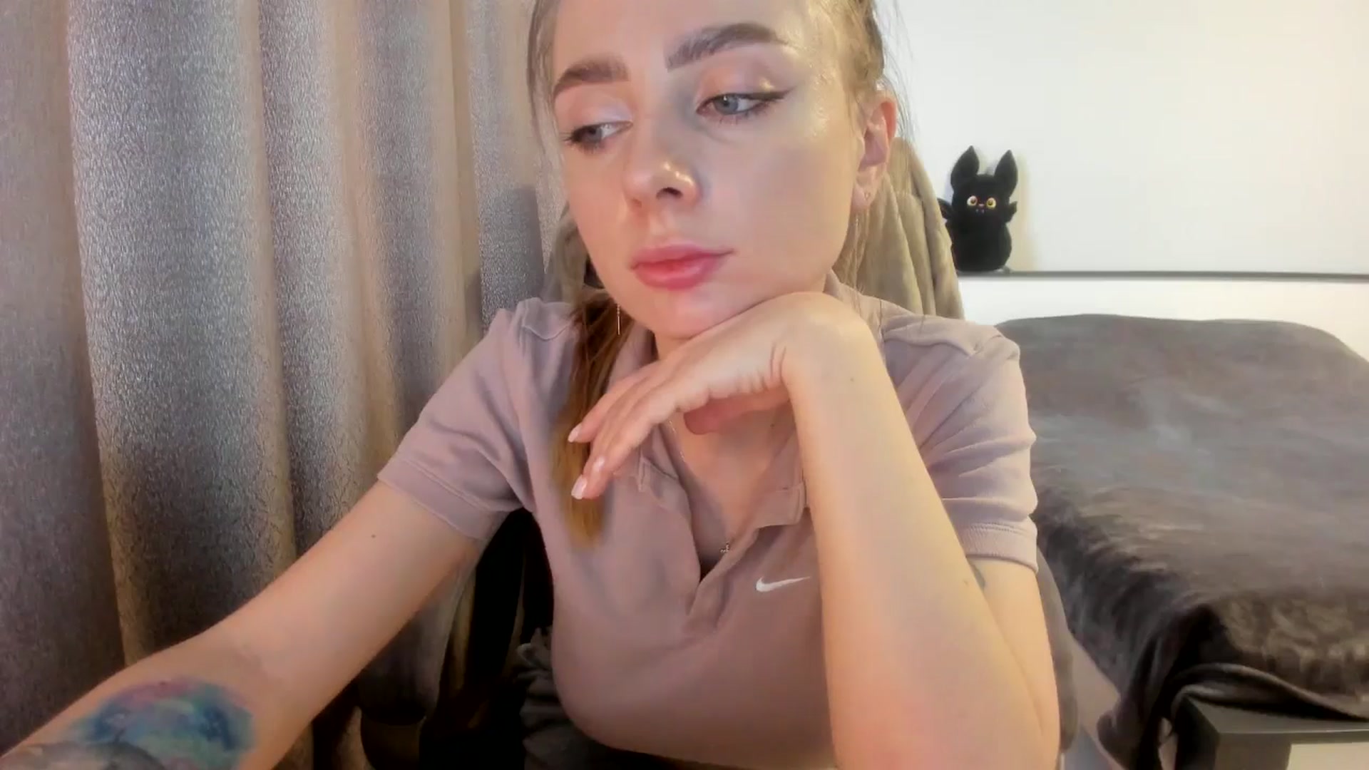 Gallery image thumbnail from Iam_Sasha's myfreecams stream on, 03/04/2026, 10:40 image 5 of 20