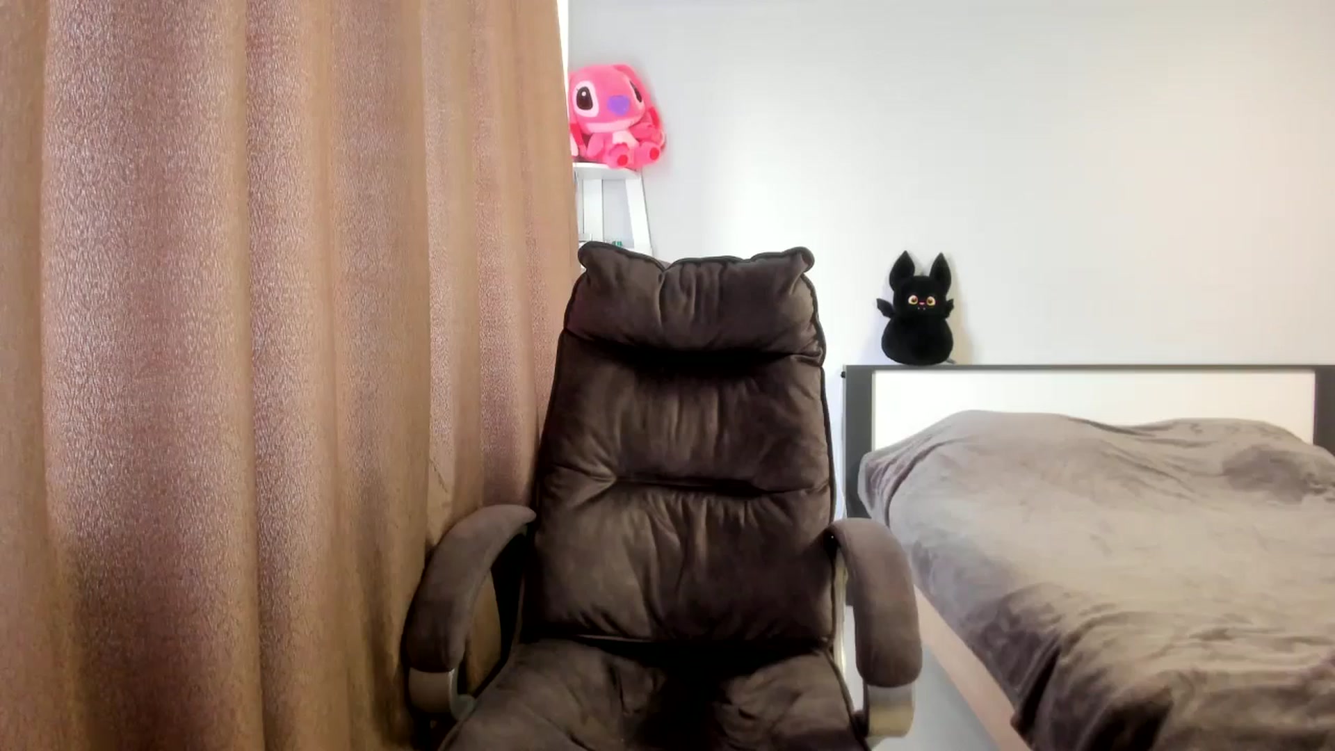 Gallery image thumbnail from Iam_Sasha's myfreecams stream on, 03/05/2026, 10:37 image 17 of 20