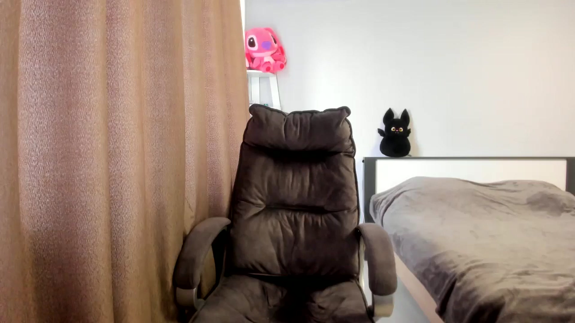 Gallery image thumbnail from Iam_Sasha's myfreecams stream on, 03/05/2026, 10:37 image 15 of 20