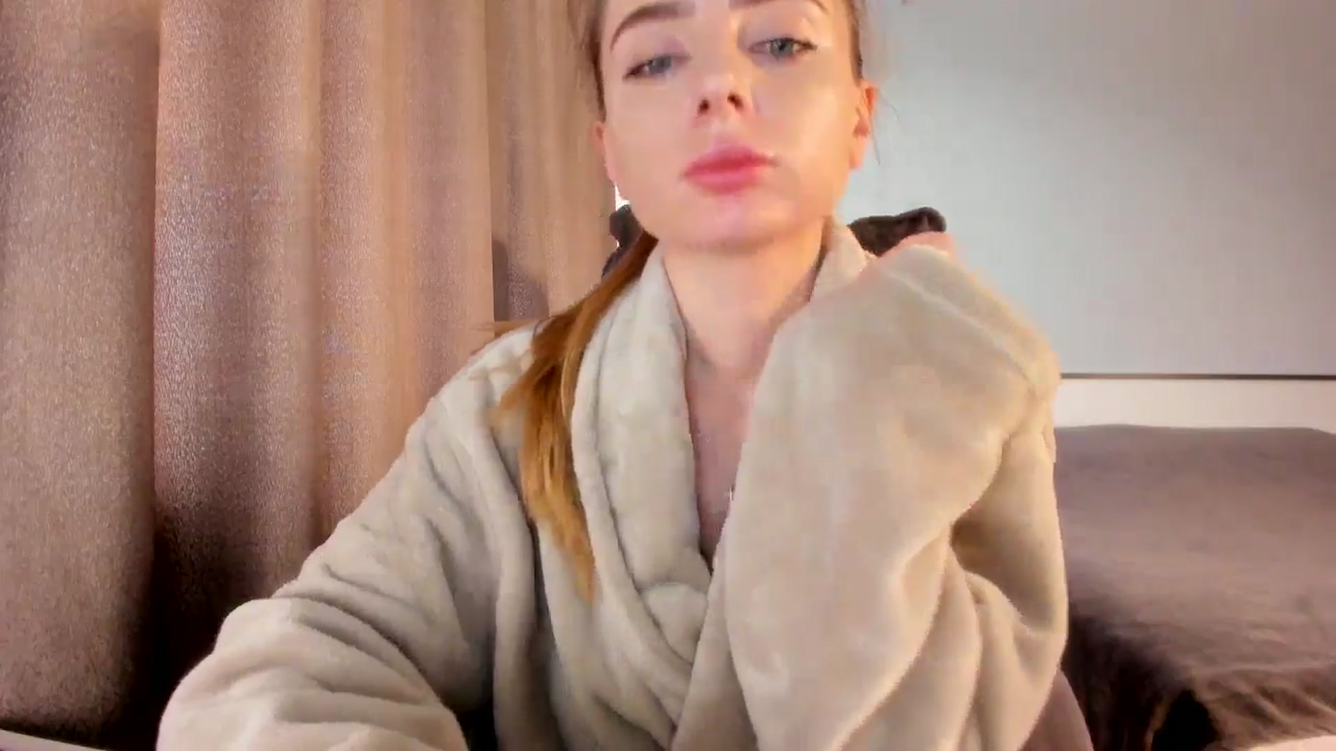 Gallery image thumbnail from Iam_Sasha's myfreecams stream on, 03/06/2026, 09:44 image 14 of 20