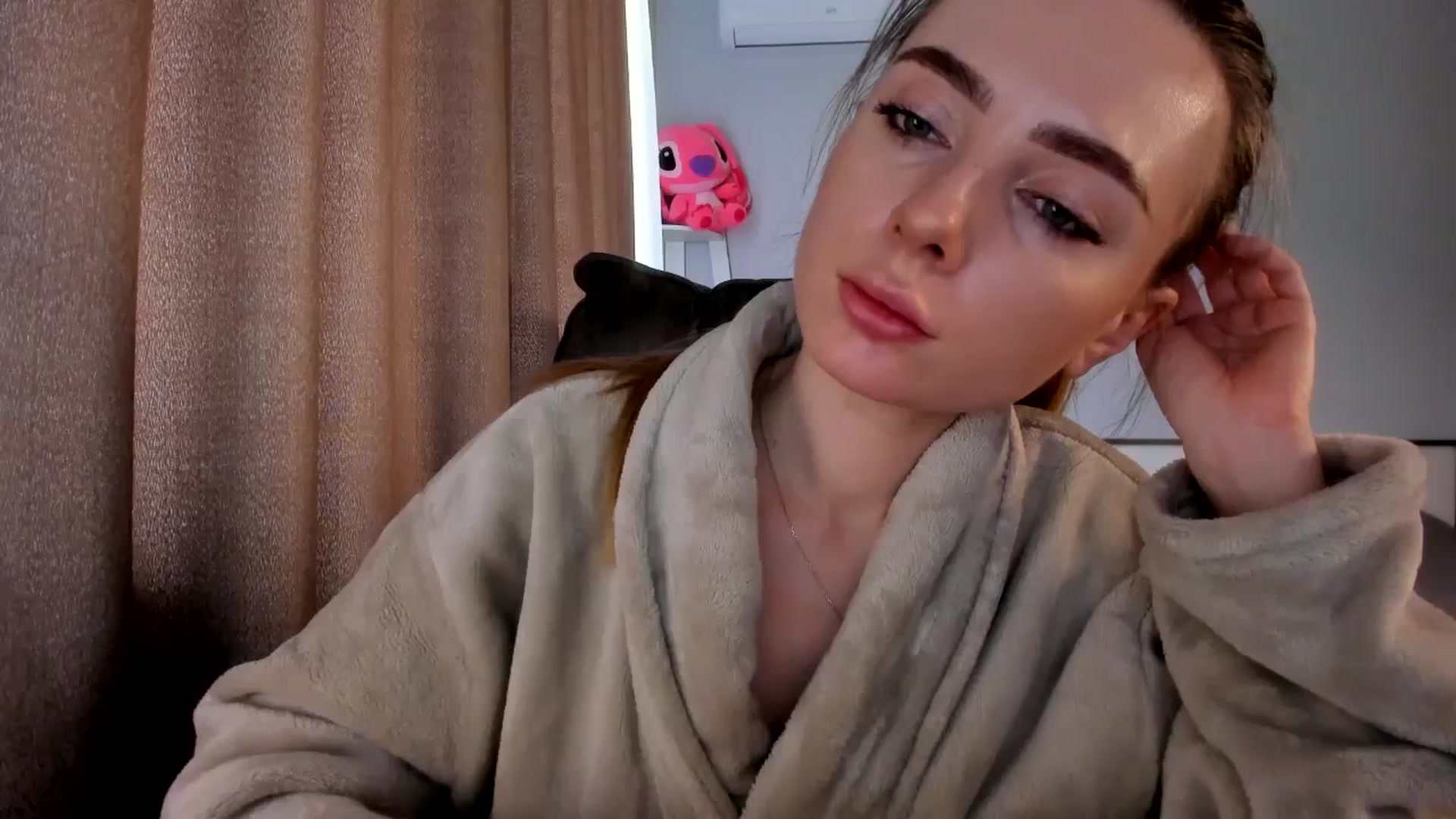 Gallery image thumbnail from Iam_Sasha's myfreecams stream on, 03/06/2026, 10:15 image 15 of 20