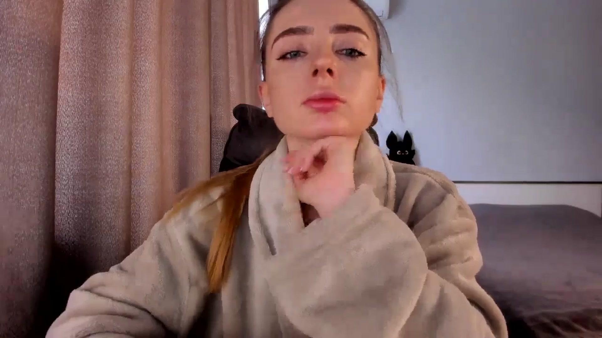 Gallery image thumbnail from Iam_Sasha's myfreecams stream on, 03/06/2026, 10:15 image 14 of 20