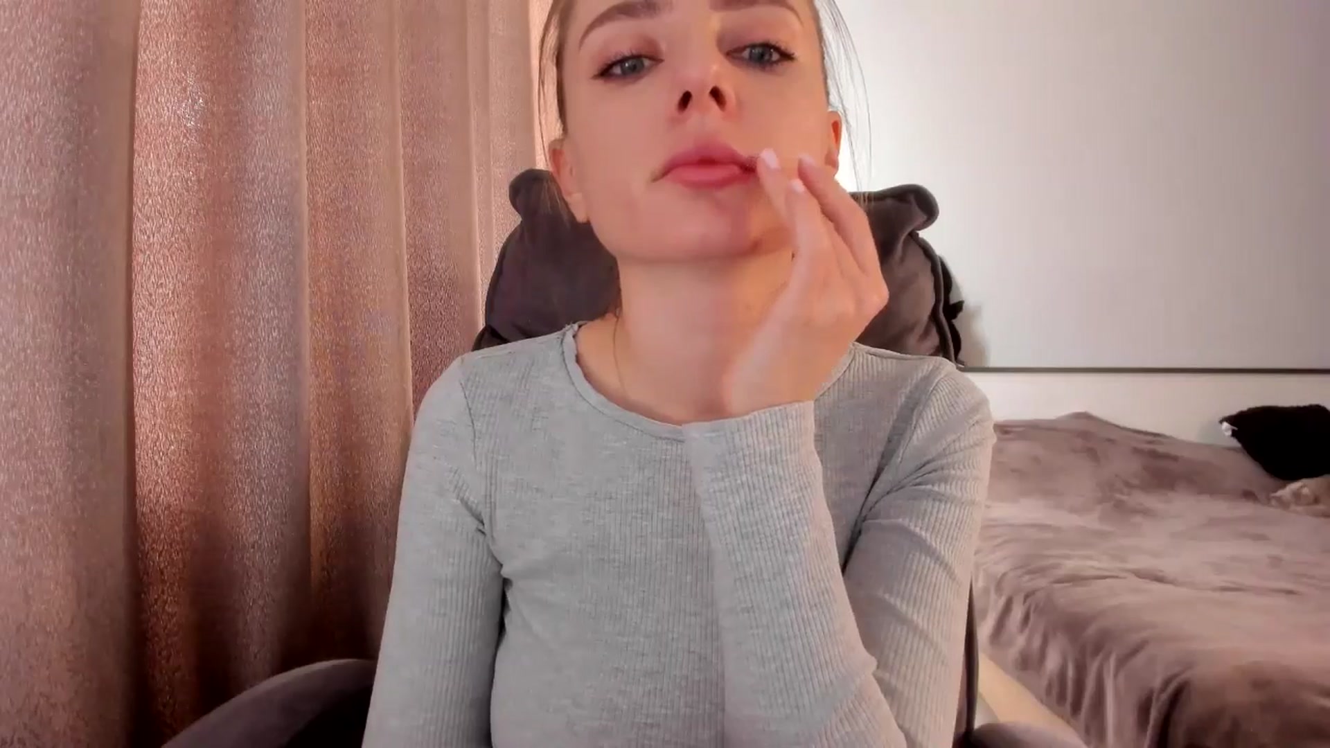 Gallery image thumbnail from Iam_Sasha's myfreecams stream on, 03/10/2026, 15:38 image 4 of 20