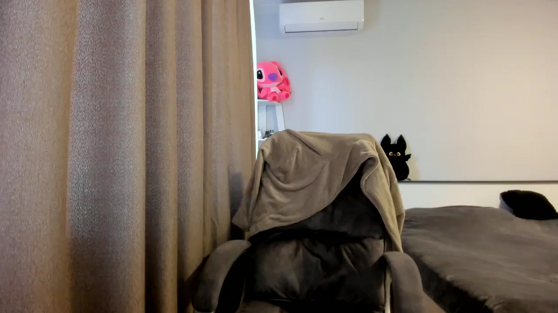 Gallery image thumbnail from Iam_Sasha's myfreecams stream on, 03/11/2026, 11:46 image 15 of 20