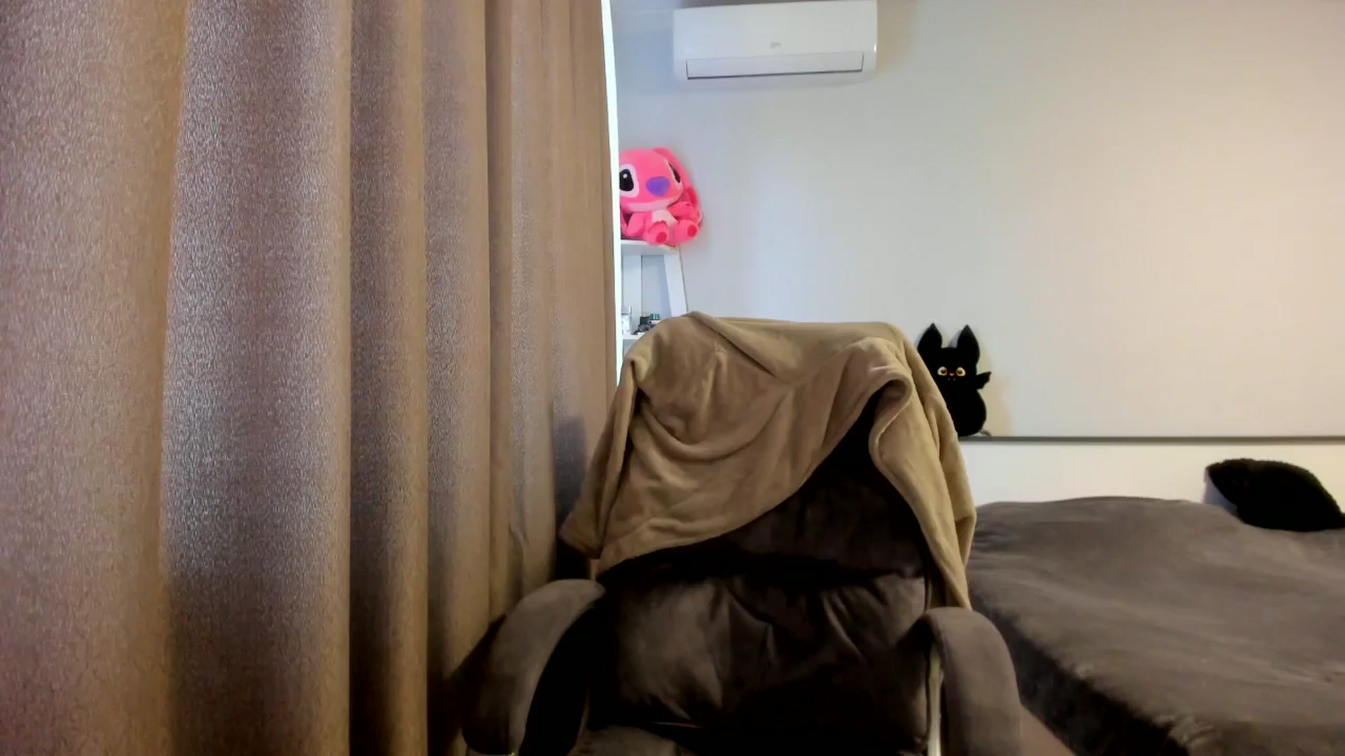 Gallery image thumbnail from Iam_Sasha's myfreecams stream on, 03/11/2026, 11:46 image 5 of 20