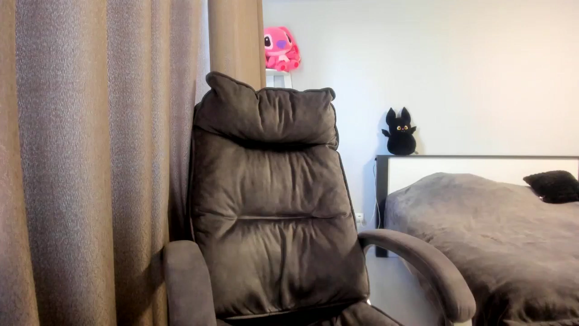 Gallery image thumbnail from Iam_Sasha's myfreecams stream on, 03/13/2026, 11:32 image 4 of 20