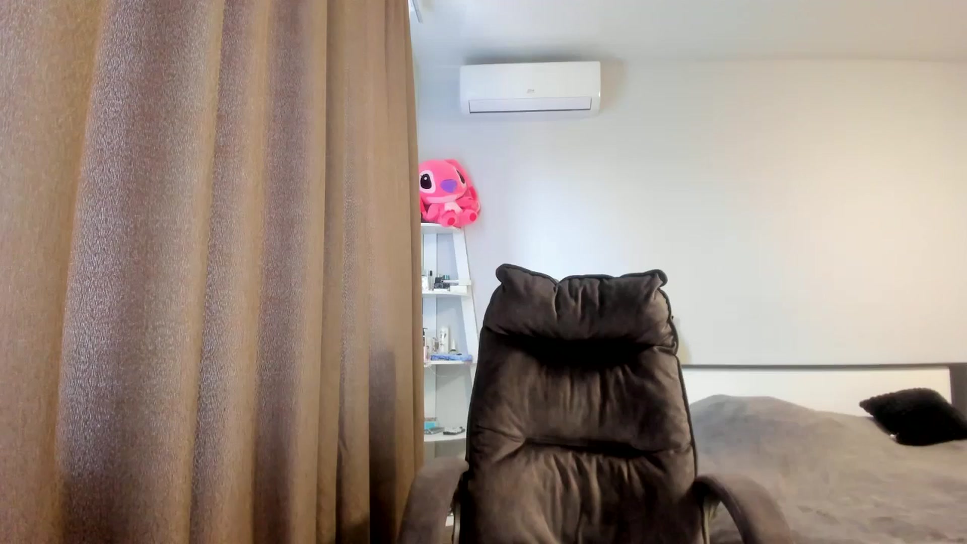 Gallery image thumbnail from Iam_Sasha's myfreecams stream on, 03/13/2026, 13:01 image 2 of 20