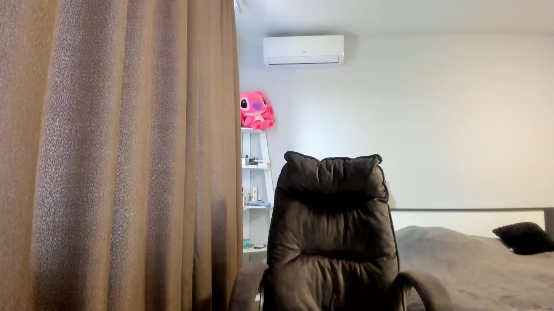 Gallery image thumbnail from Iam_Sasha's myfreecams stream on, 03/13/2026, 13:01 image 12 of 20