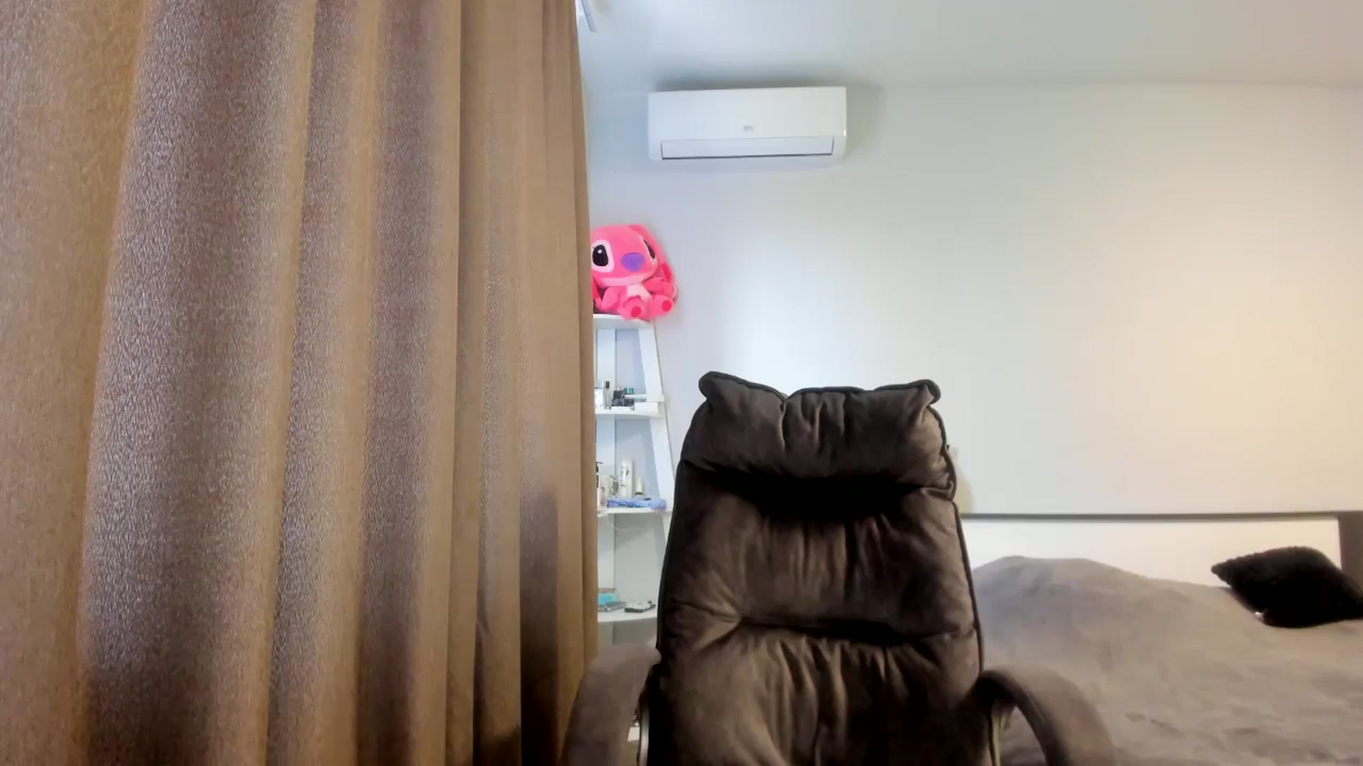 Gallery image thumbnail from Iam_Sasha's myfreecams stream on, 03/13/2026, 13:01 image 11 of 20