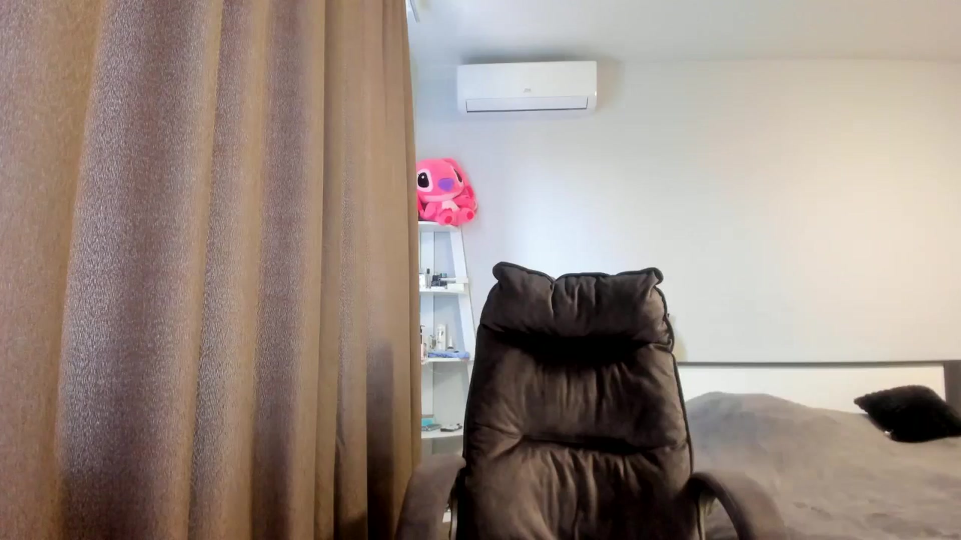 Gallery image thumbnail from Iam_Sasha's myfreecams stream on, 03/13/2026, 13:01 image 3 of 20