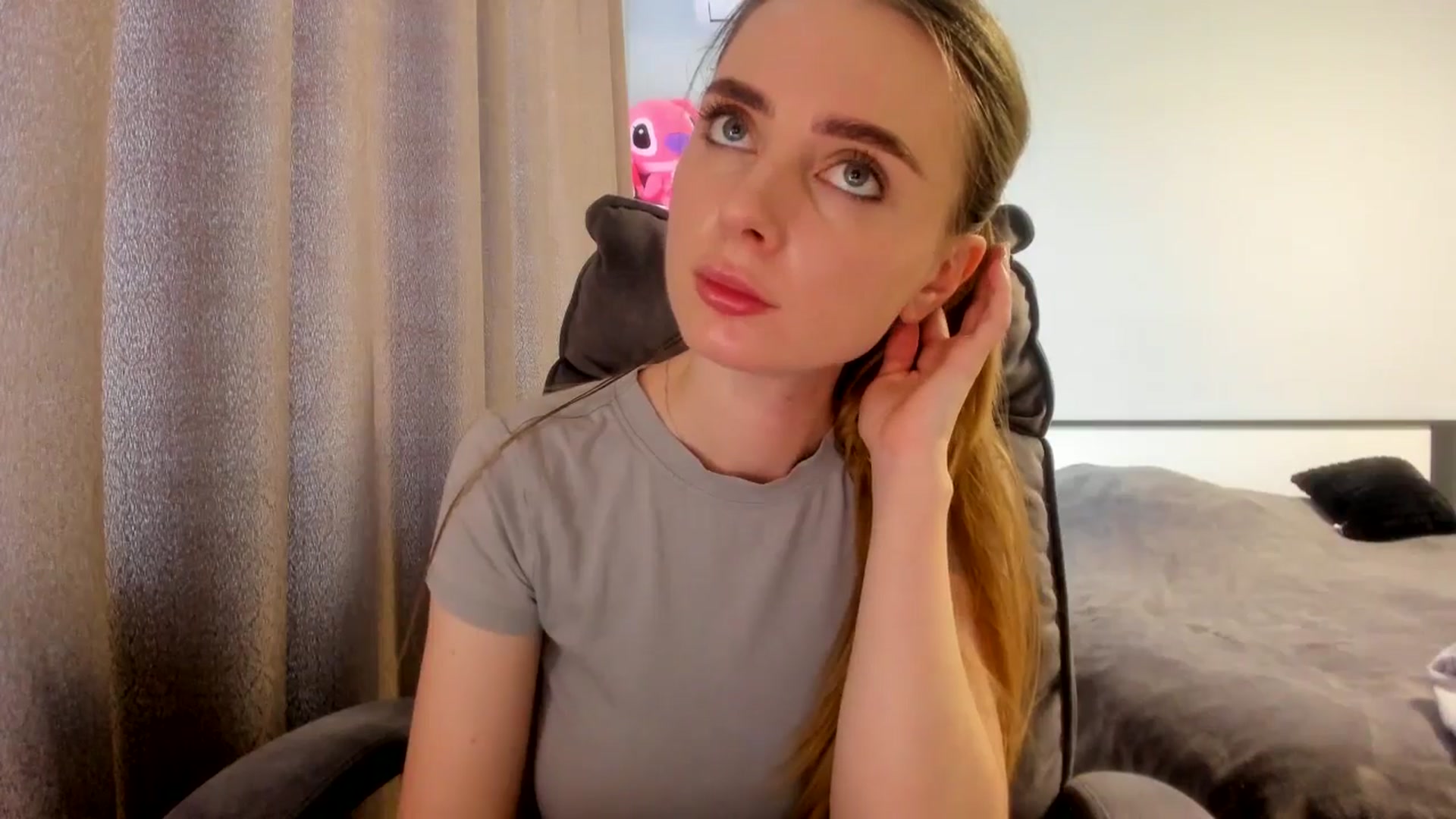 Gallery image thumbnail from Iam_Sasha's myfreecams stream on, 03/13/2026, 13:01 image 15 of 20