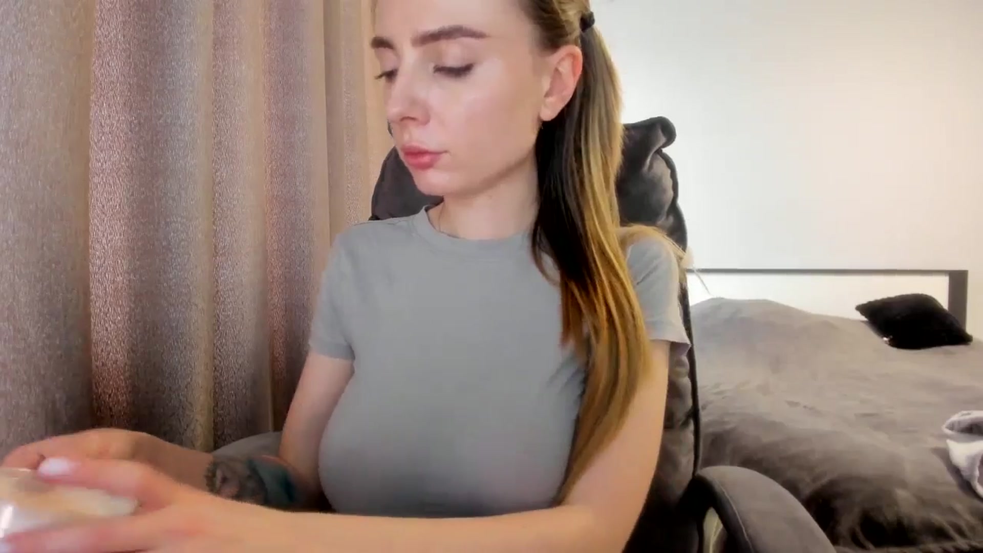 Gallery image thumbnail from Iam_Sasha's myfreecams stream on, 03/13/2026, 13:36 image 20 of 20