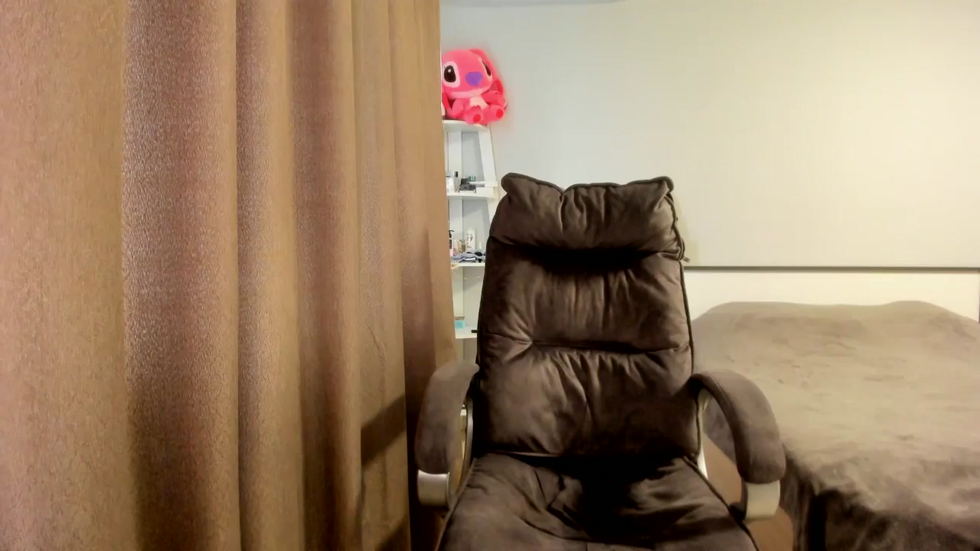 Gallery image thumbnail from Iam_Sasha's myfreecams stream on, 03/18/2026, 08:46 image 12 of 20