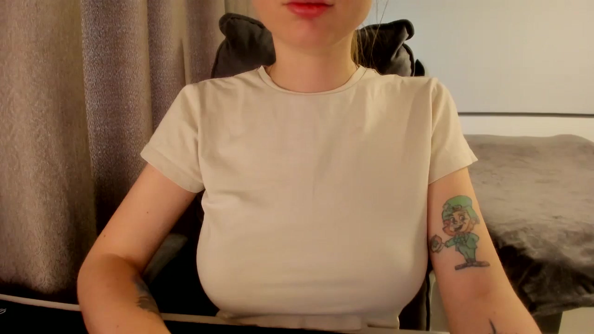 Gallery image thumbnail from Iam_Sasha's myfreecams stream on, 03/18/2026, 09:47 image 11 of 20