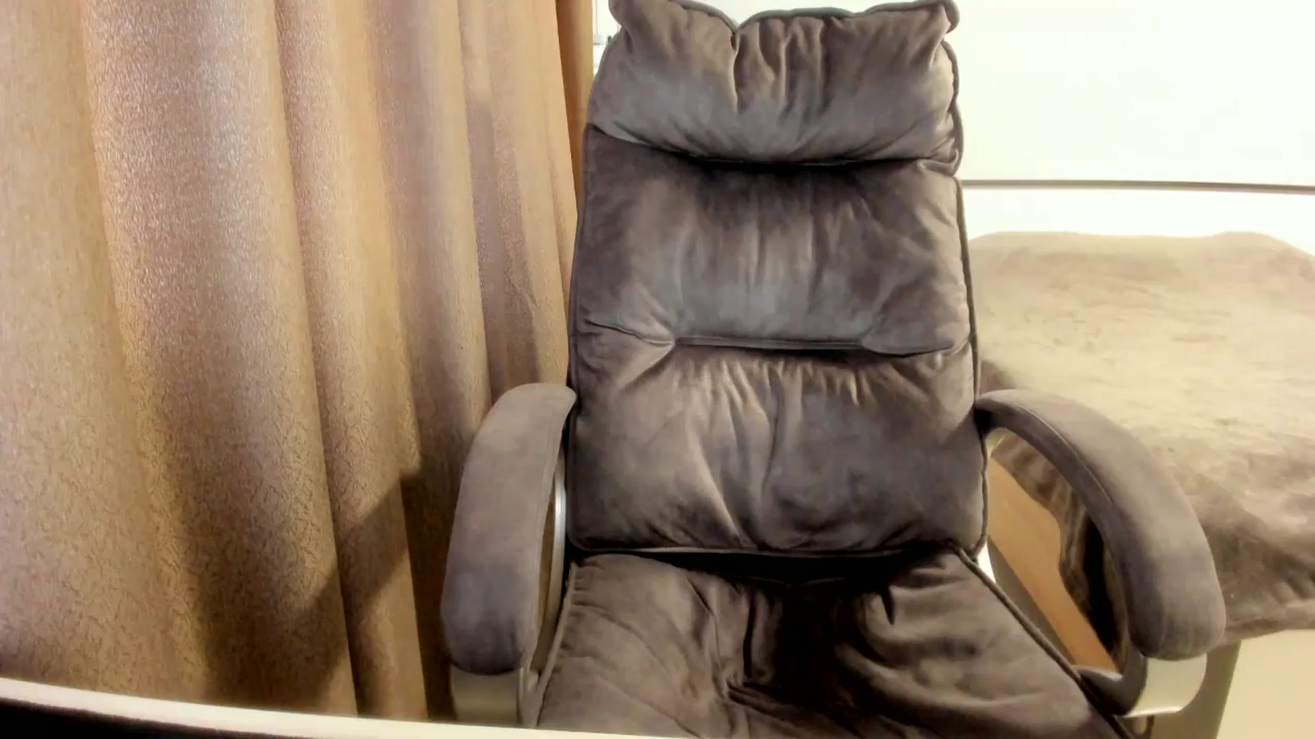 Gallery image thumbnail from Iam_Sasha's myfreecams stream on, 03/18/2026, 12:36 image 16 of 20