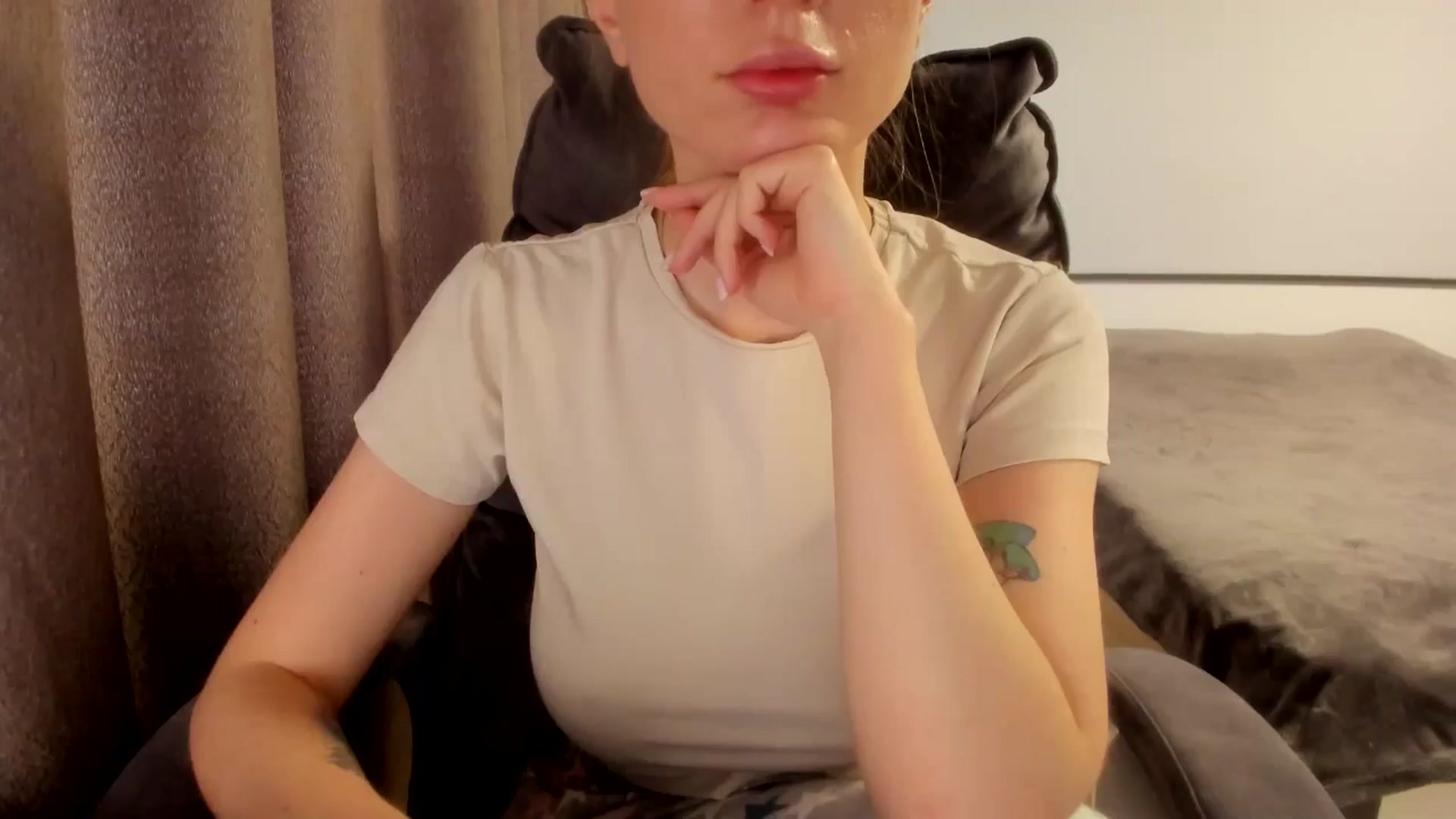 Gallery image thumbnail from Iam_Sasha's myfreecams stream on, 03/18/2026, 12:36 image 4 of 20
