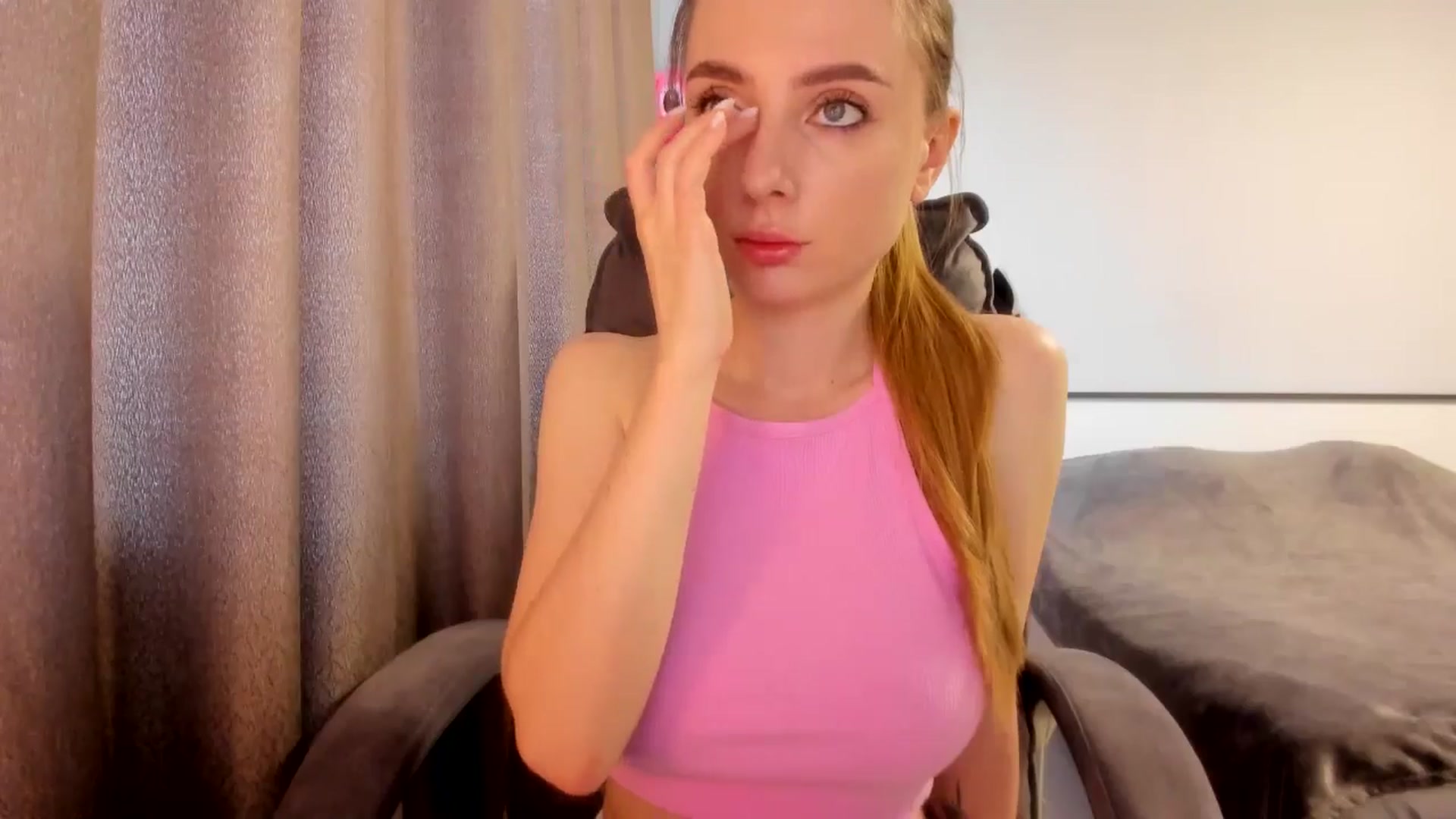 Gallery image thumbnail from Iam_Sasha's myfreecams stream on, 03/20/2026, 09:56 image 6 of 20