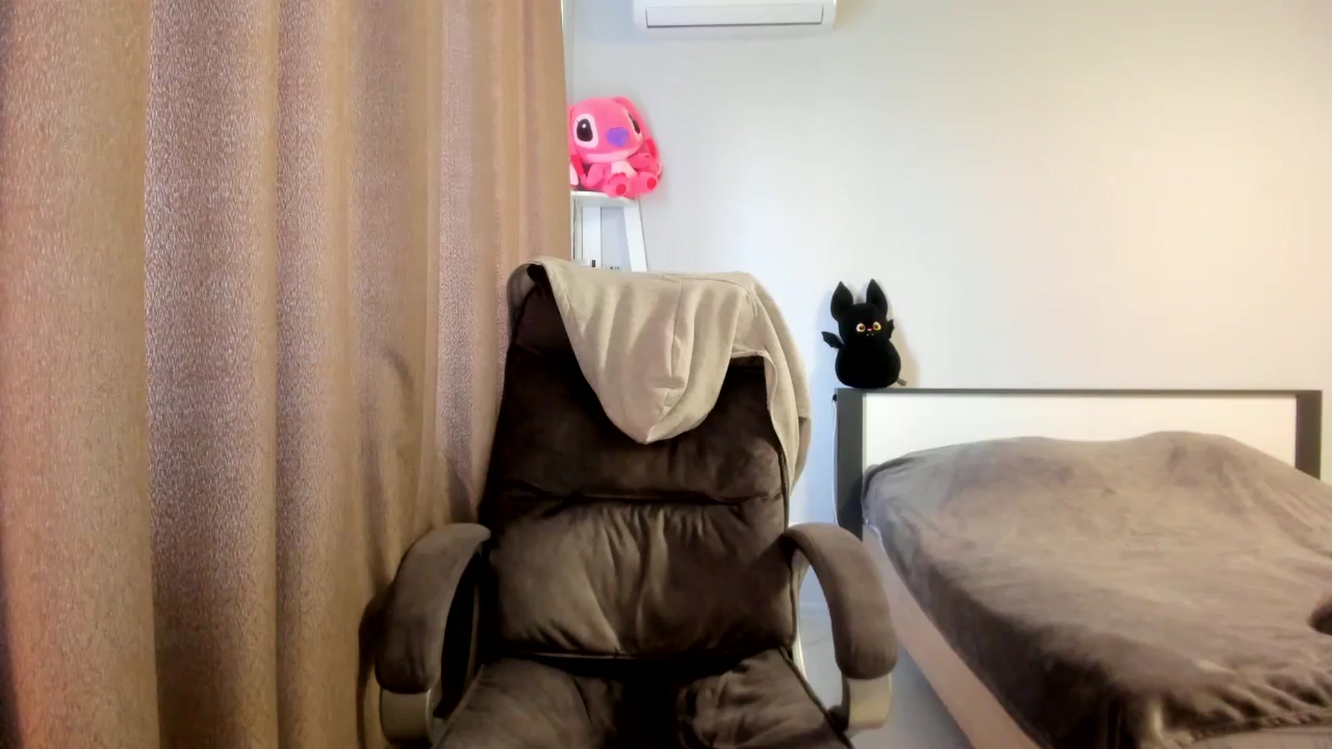 Gallery image thumbnail from Iam_Sasha's myfreecams stream on, 03/20/2026, 09:56 image 17 of 20