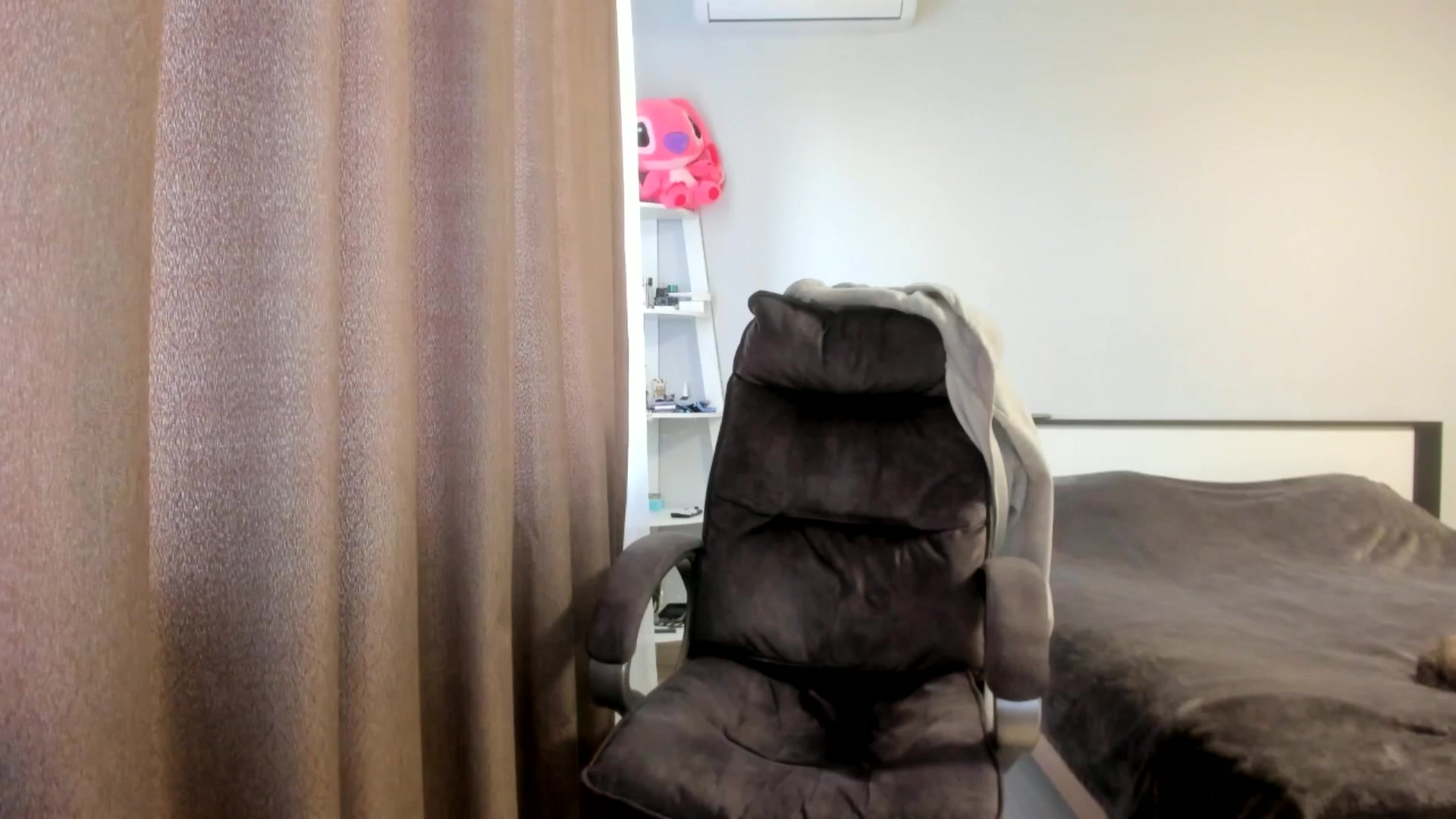 Gallery image thumbnail from Iam_Sasha's myfreecams stream on, 03/23/2026, 10:54 image 18 of 20