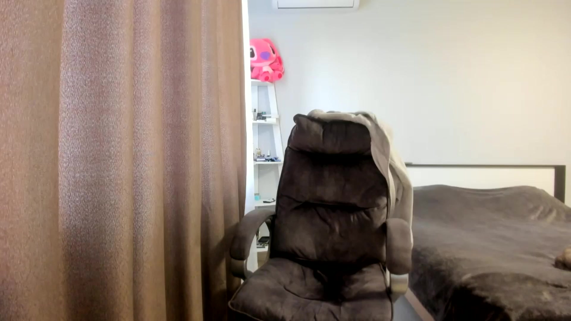 Gallery image thumbnail from Iam_Sasha's myfreecams stream on, 03/23/2026, 10:54 image 16 of 20