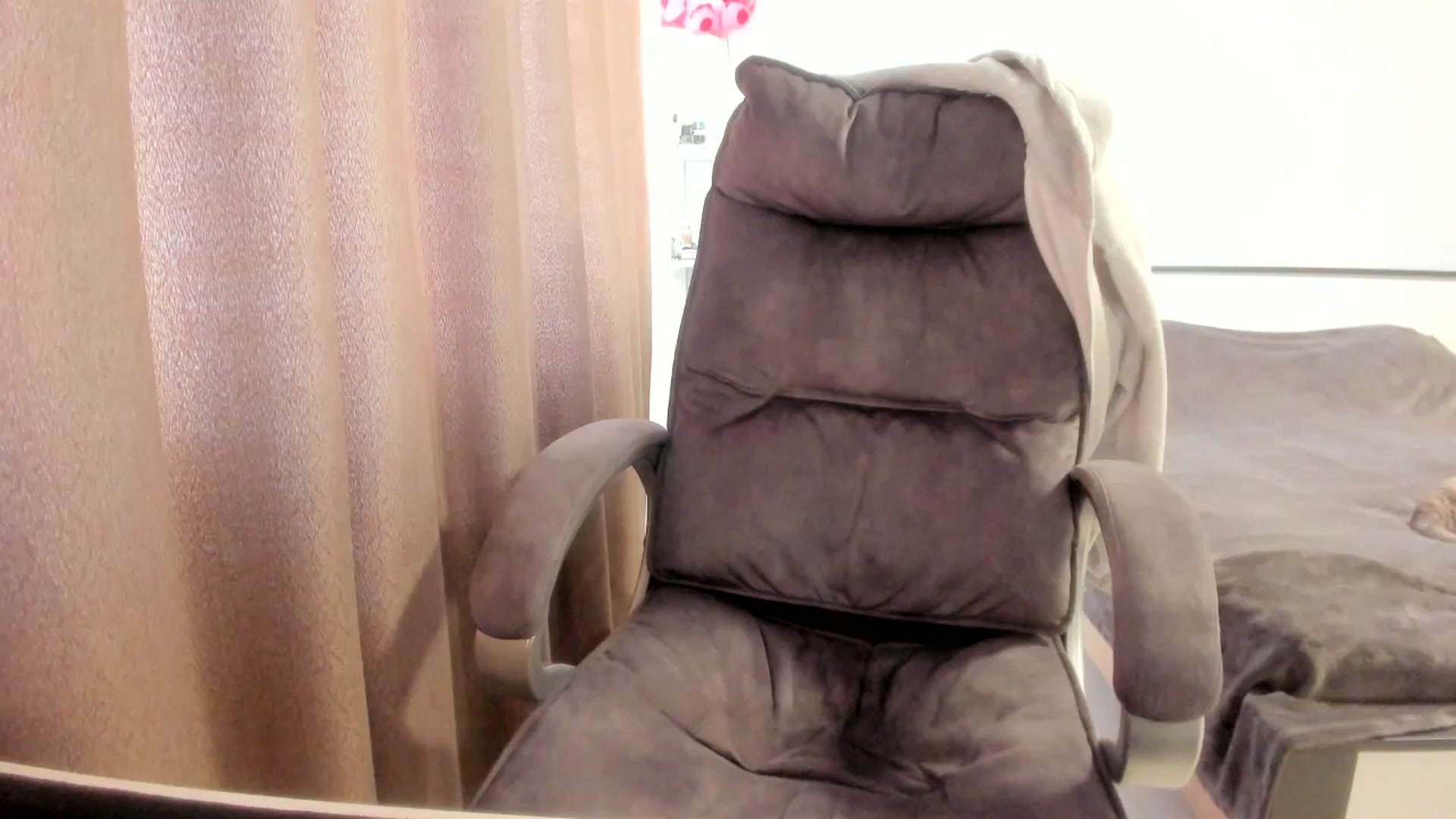 Gallery image thumbnail from Iam_Sasha's myfreecams stream on, 03/23/2026, 13:31 image 17 of 20