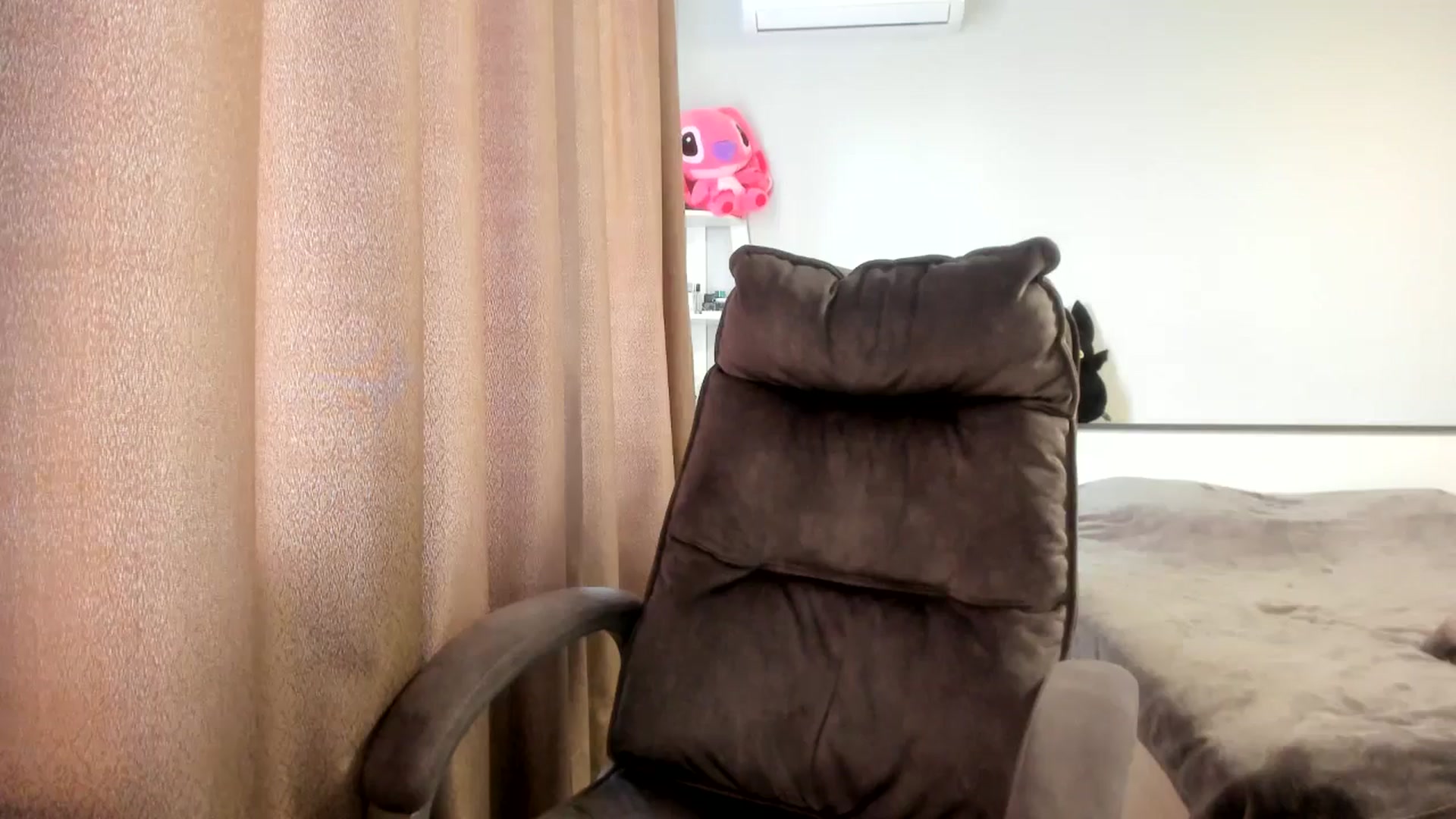 Gallery image thumbnail from Iam_Sasha's myfreecams stream on, 04/01/2026, 08:49 image 15 of 20