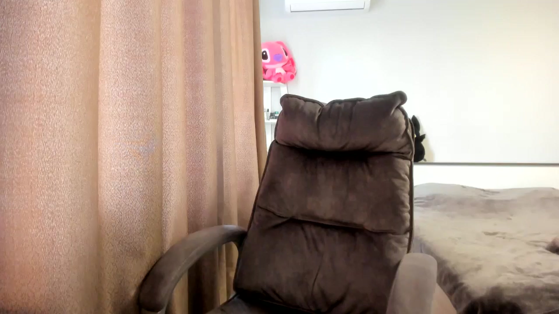 Gallery image thumbnail from Iam_Sasha's myfreecams stream on, 04/01/2026, 08:49 image 14 of 20
