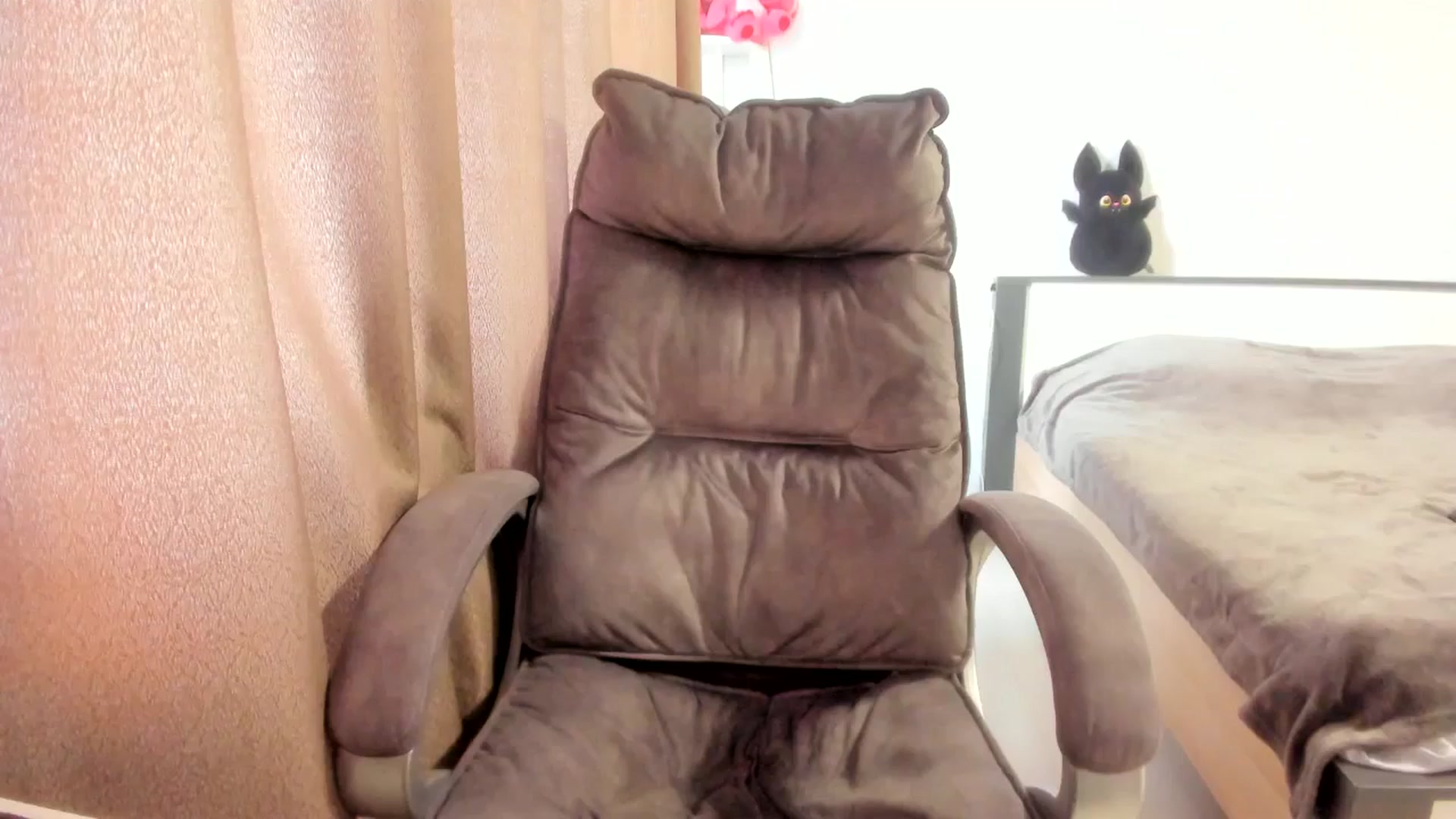 Gallery image thumbnail from Iam_Sasha's myfreecams stream on, 04/01/2026, 12:45 image 10 of 20